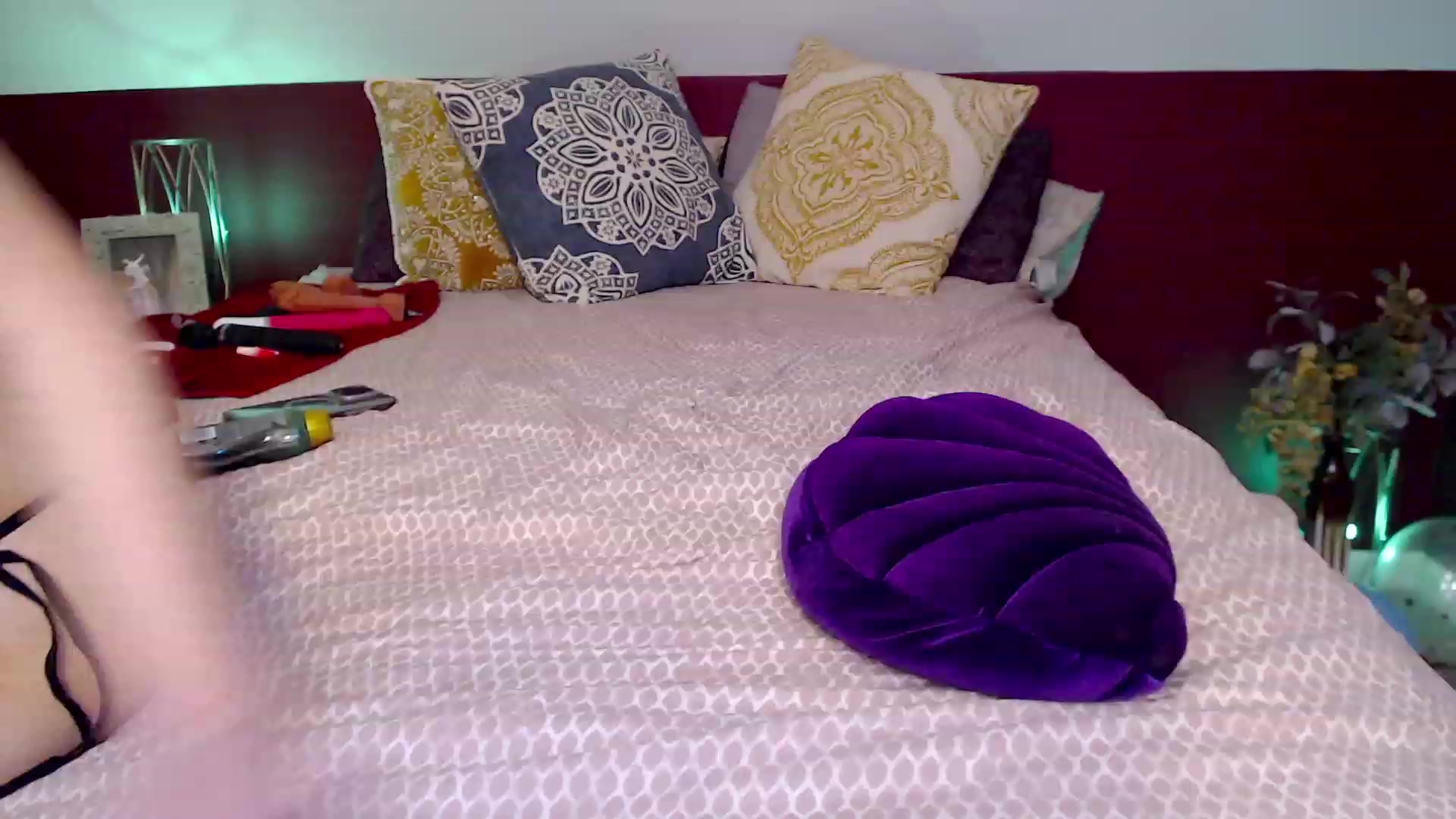 Gallery image thumbnail from Knaughtia's myfreecams stream on, 03/31/2023, 17:46 image 17 of 20