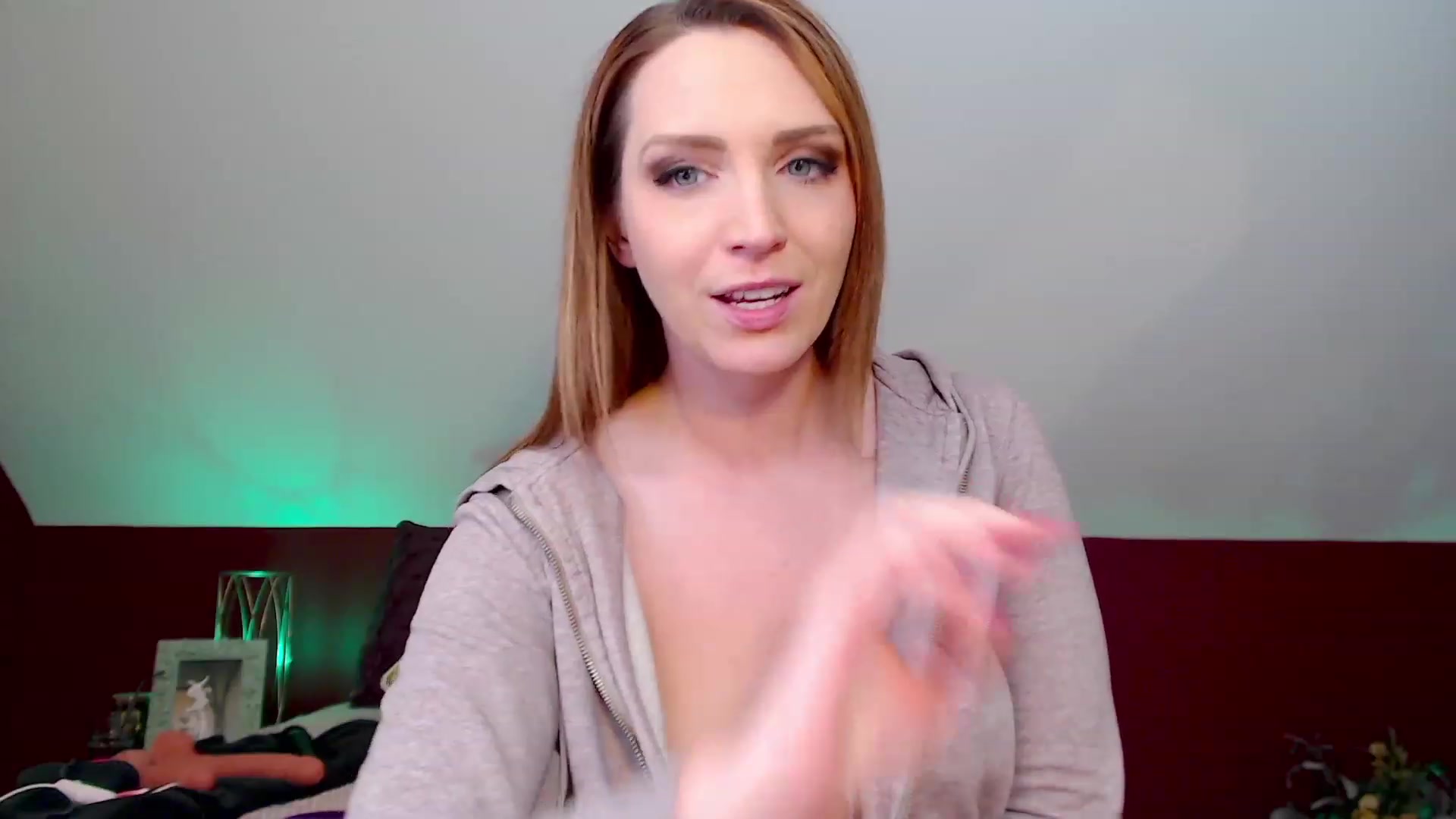 Gallery image thumbnail from Knaughtia's myfreecams stream on, 04/03/2023, 17:45 image 15 of 20