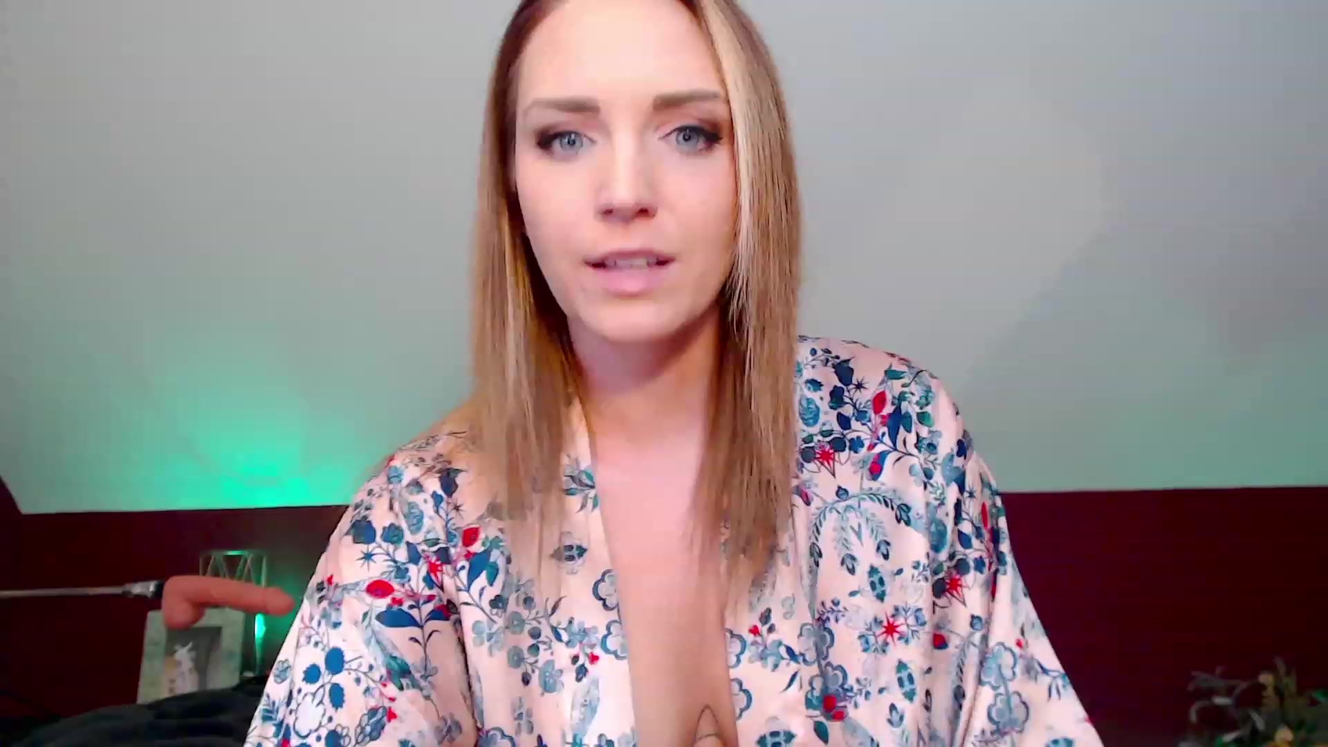 Gallery image thumbnail from Knaughtia's myfreecams stream on, 04/18/2023, 17:02 image 16 of 20