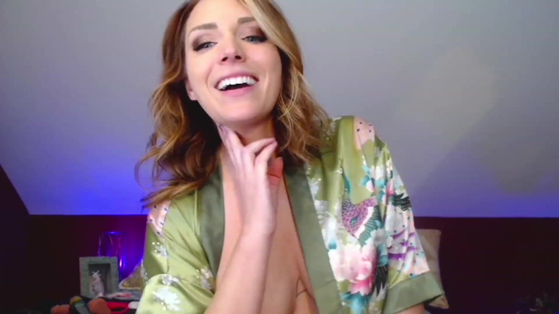 Gallery image thumbnail from Knaughtia's myfreecams stream on, 04/24/2023, 19:44 image 11 of 20