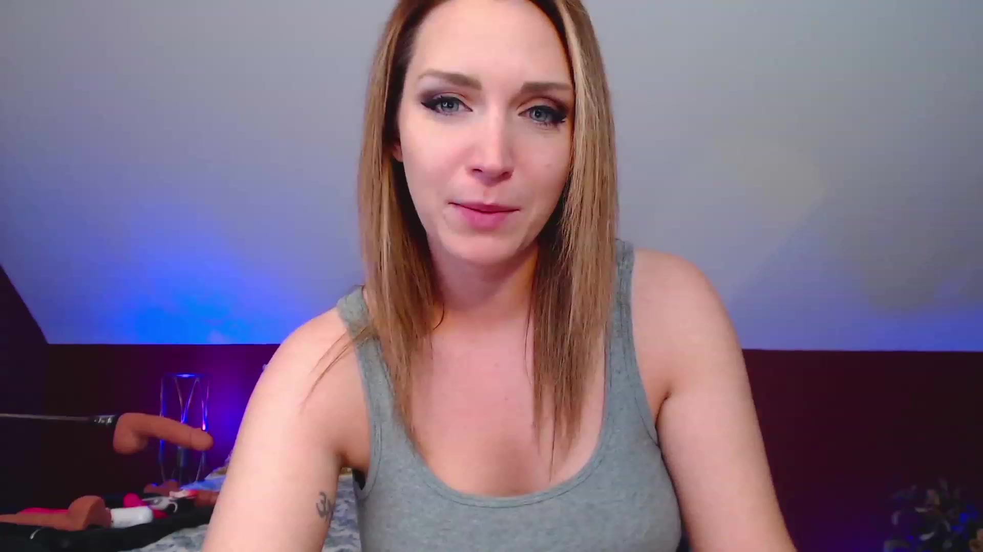 Gallery image thumbnail from Knaughtia's myfreecams stream on, 05/04/2023, 20:19 image 15 of 20