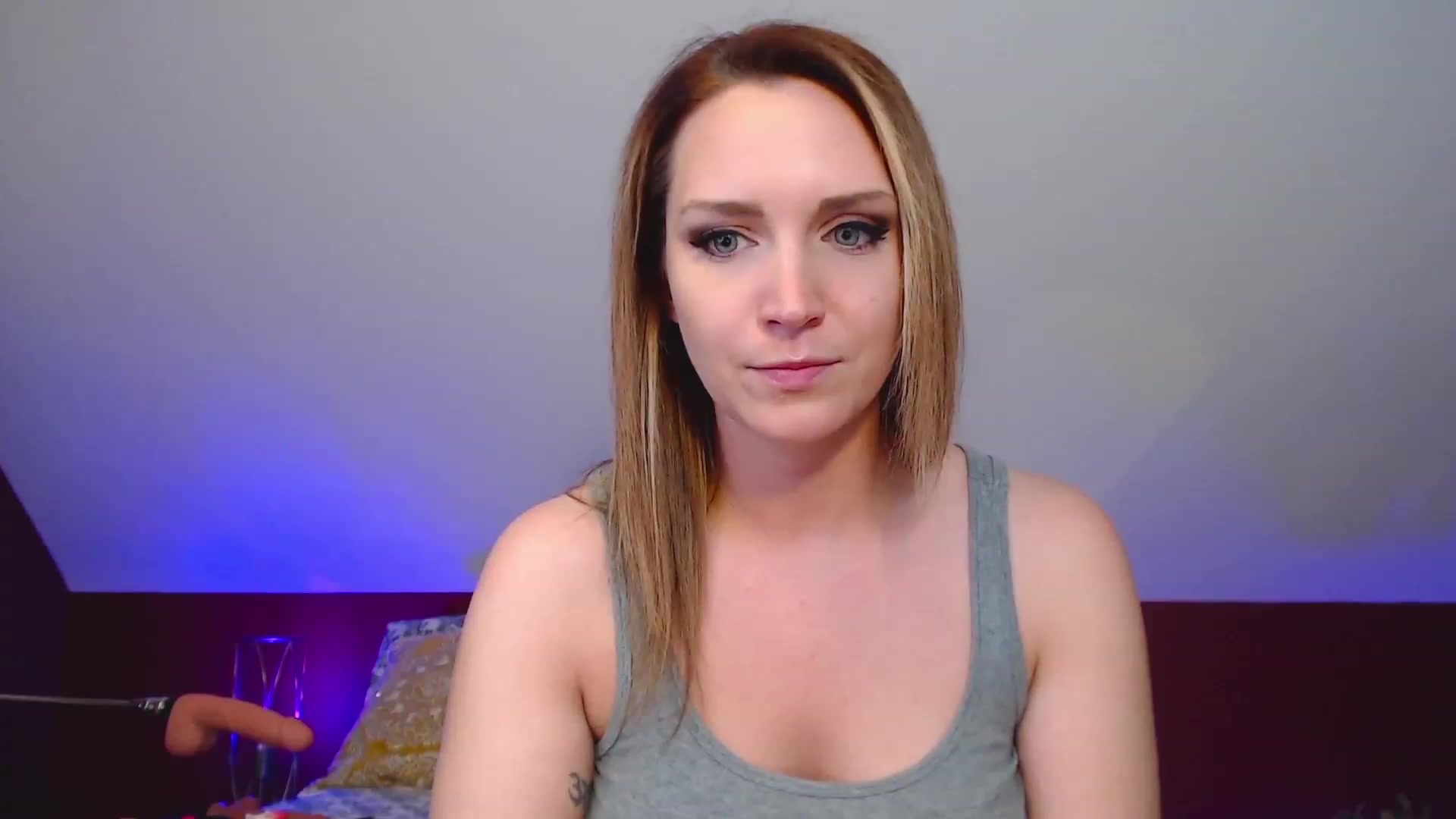 Gallery image thumbnail from Knaughtia's myfreecams stream on, 05/04/2023, 20:19 image 14 of 20