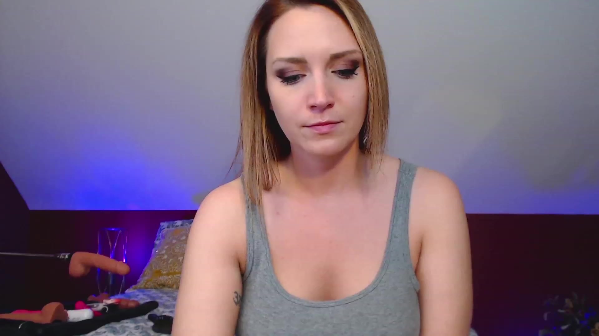 Gallery image thumbnail from Knaughtia's myfreecams stream on, 05/04/2023, 20:19 image 16 of 20