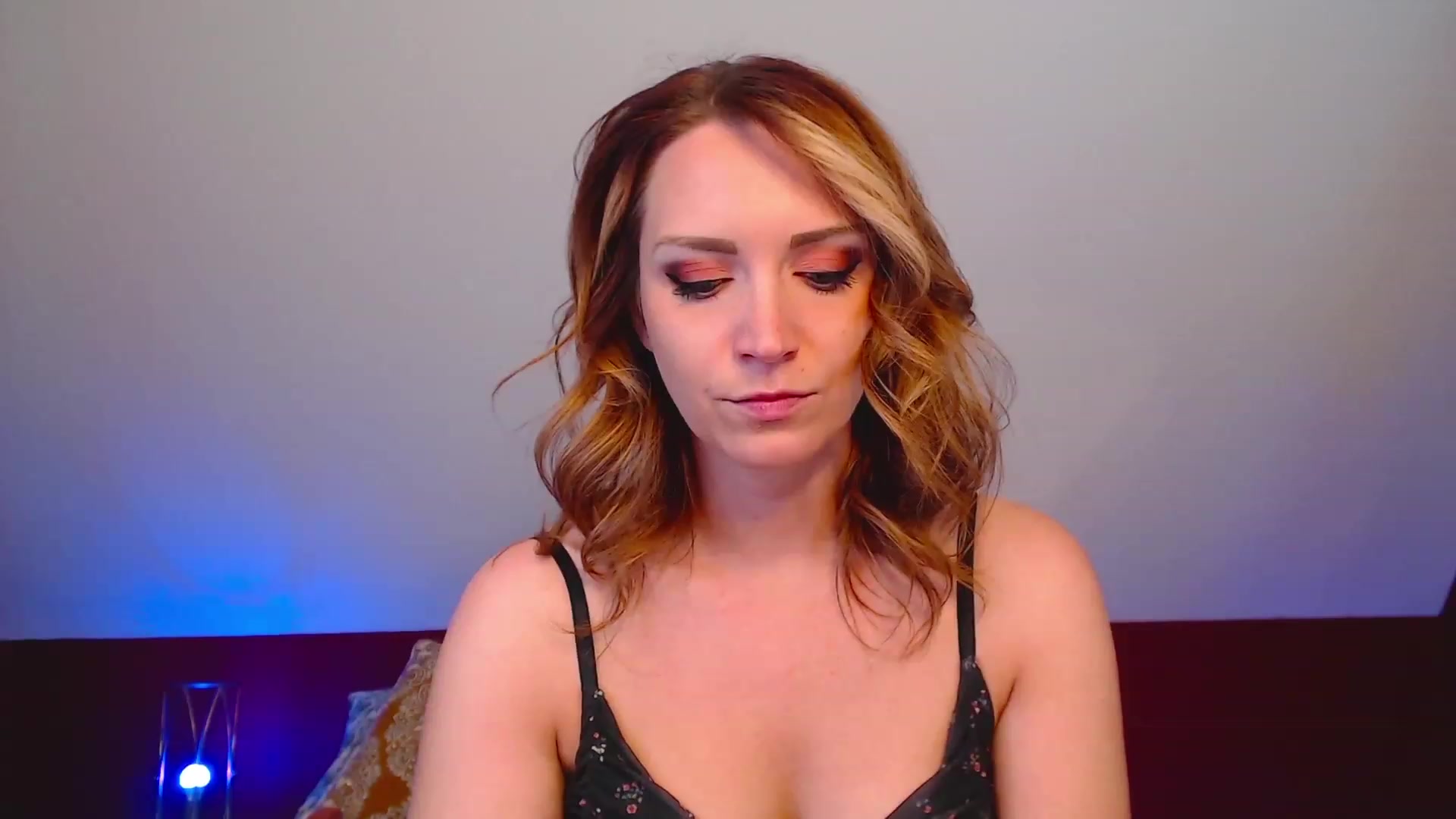 Gallery image thumbnail from Knaughtia's myfreecams stream on, 05/17/2023, 16:16 image 6 of 20
