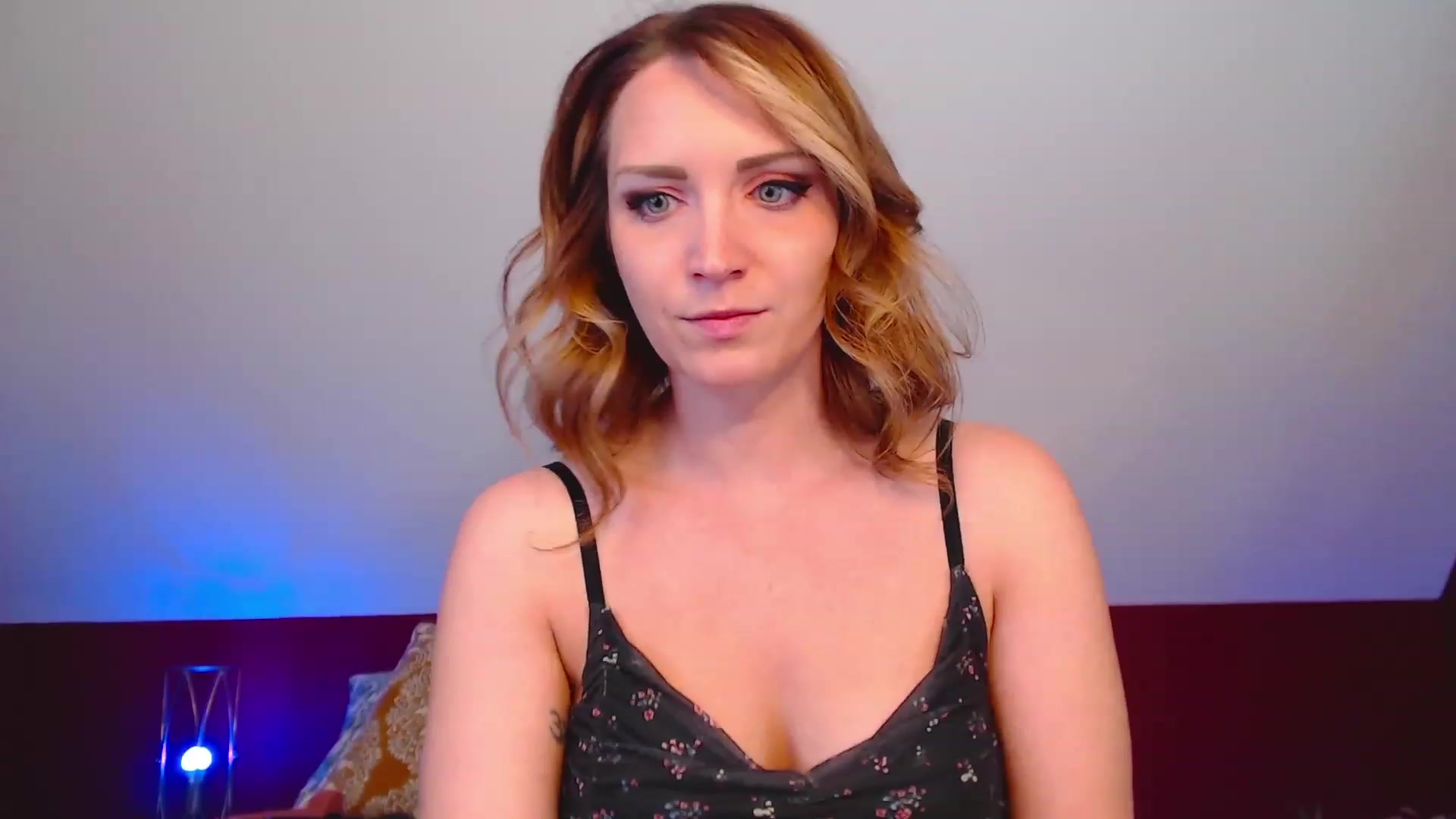 Gallery image thumbnail from Knaughtia's myfreecams stream on, 05/17/2023, 16:16 image 9 of 20