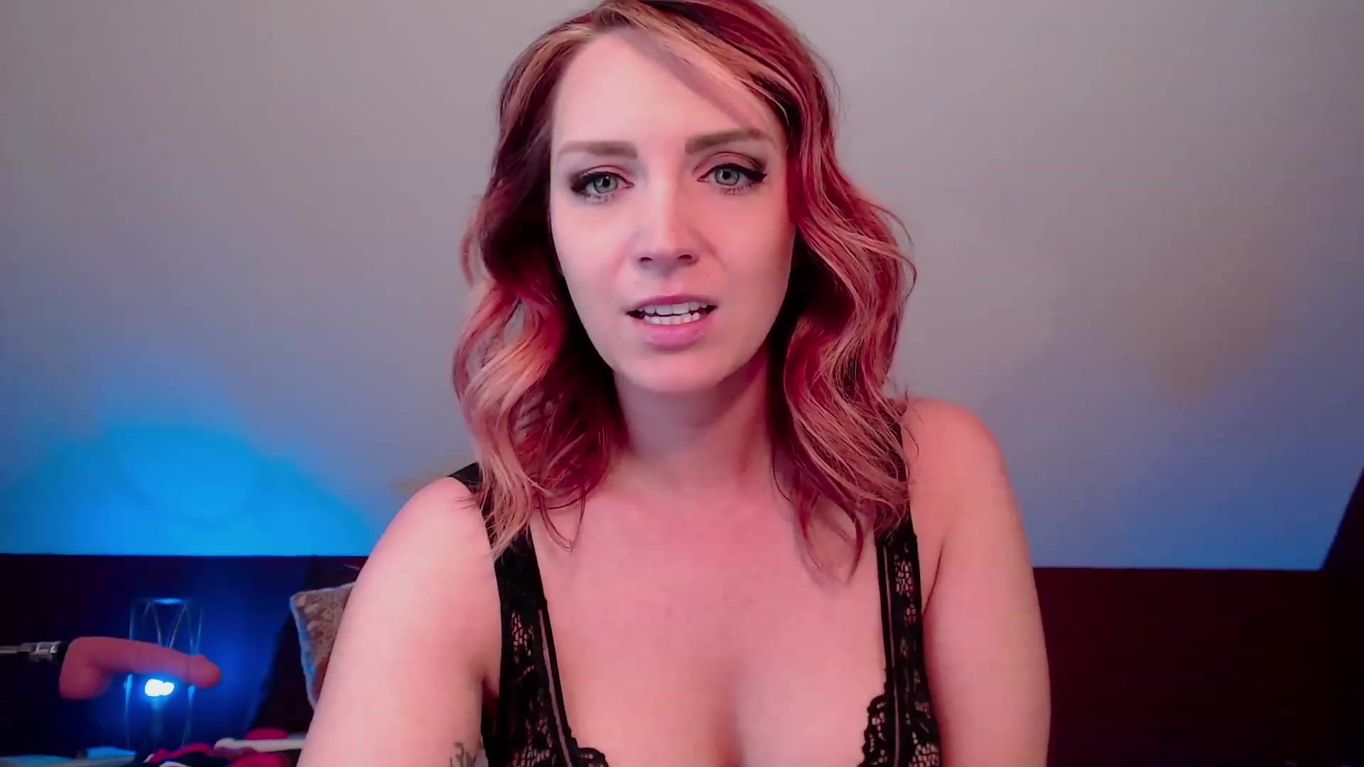 Gallery image thumbnail from Knaughtia's myfreecams stream on, 06/06/2023, 16:32 image 16 of 20