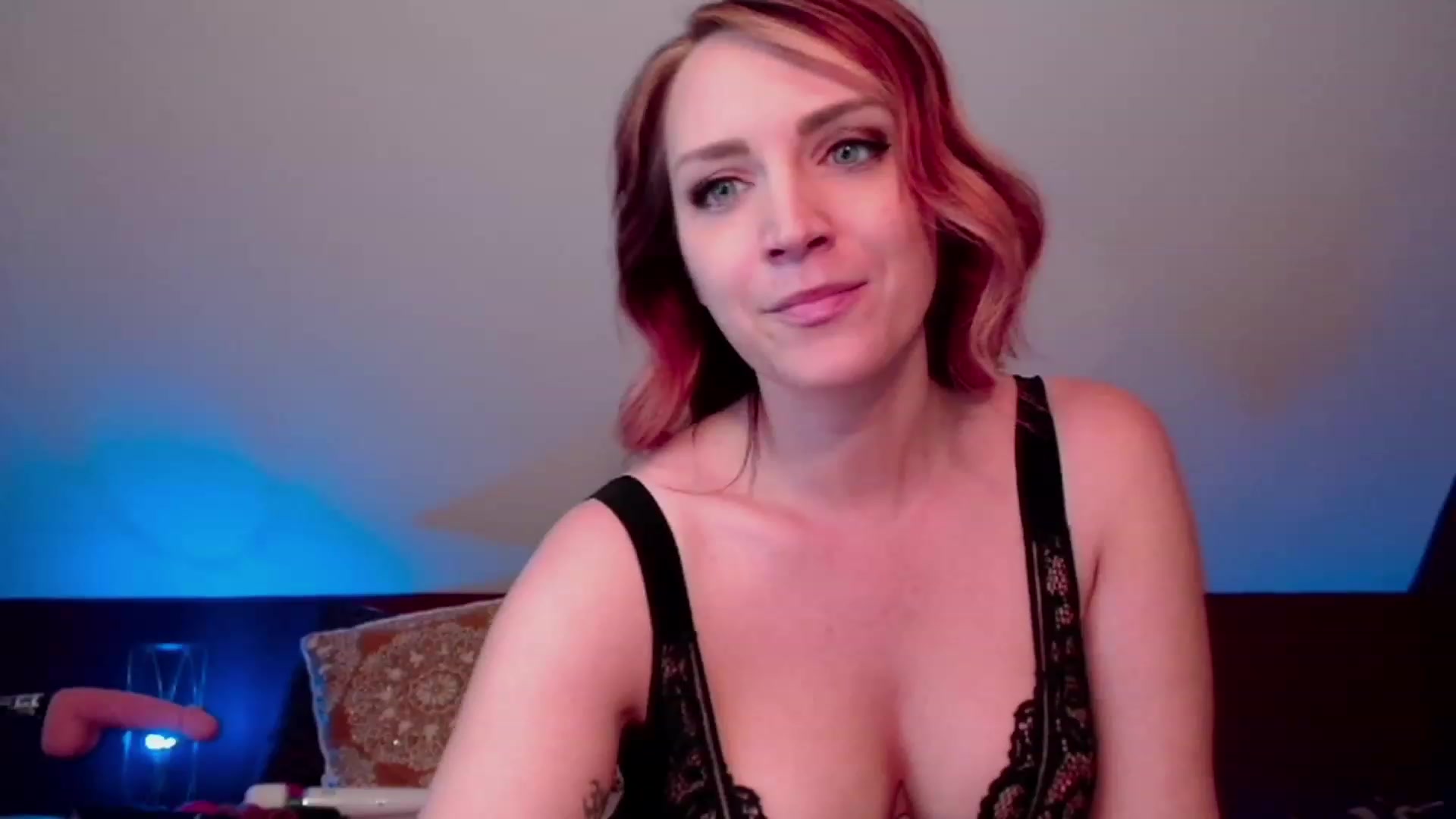 Gallery image thumbnail from Knaughtia's myfreecams stream on, 06/06/2023, 18:23 image 6 of 20