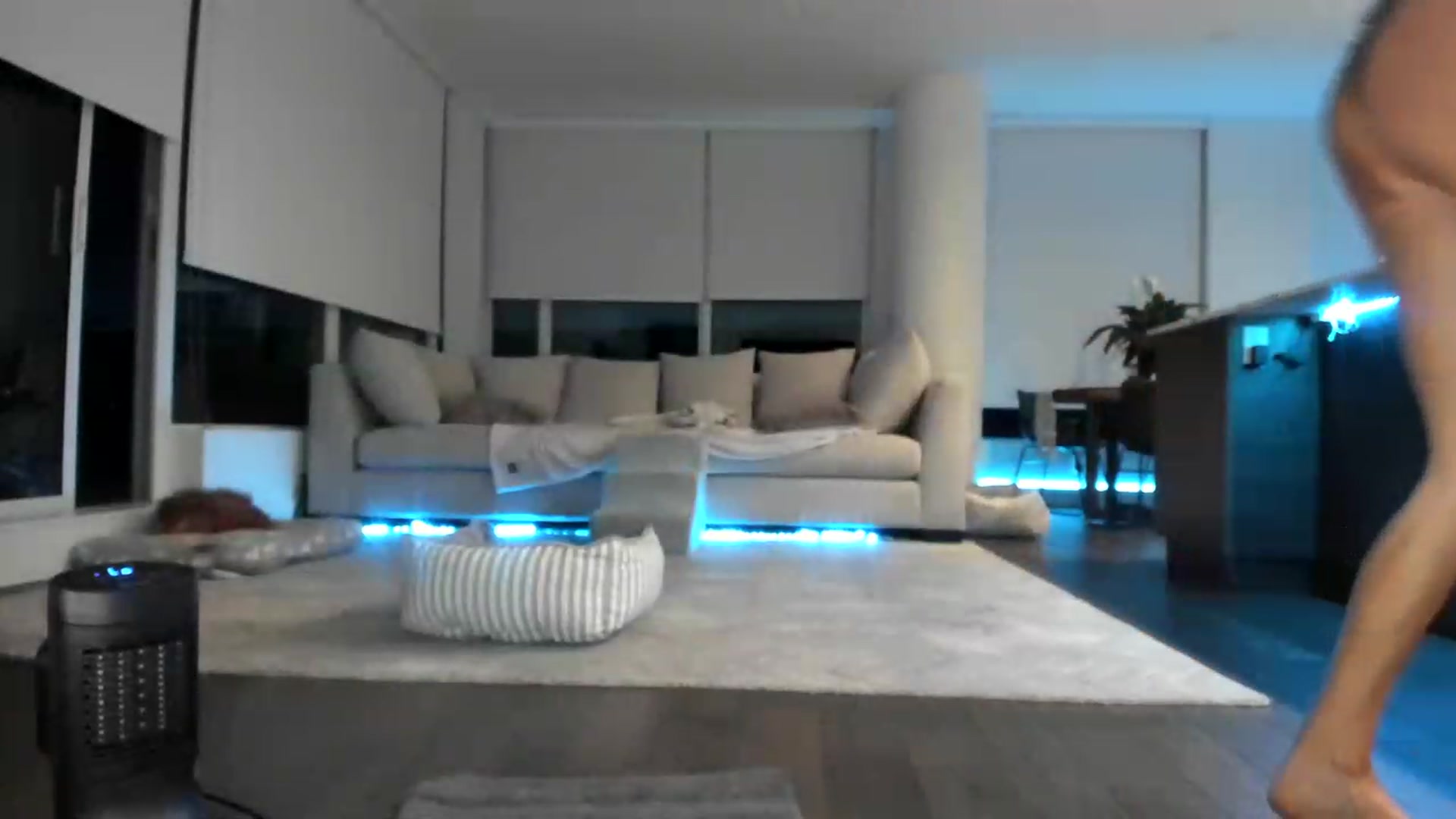Gallery image thumbnail from KnockinBootss's myfreecams stream on, 04/13/2023, 04:12 image 17 of 20