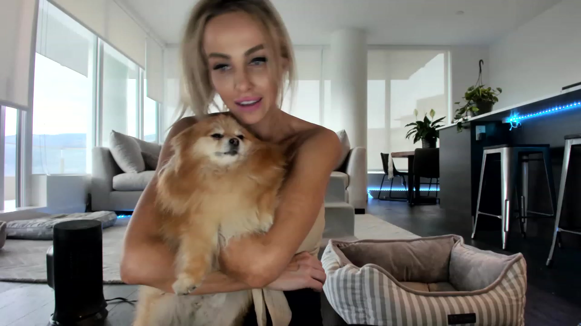 Gallery image thumbnail from KnockinBootss's myfreecams stream on, 04/16/2023, 22:03 image 10 of 20