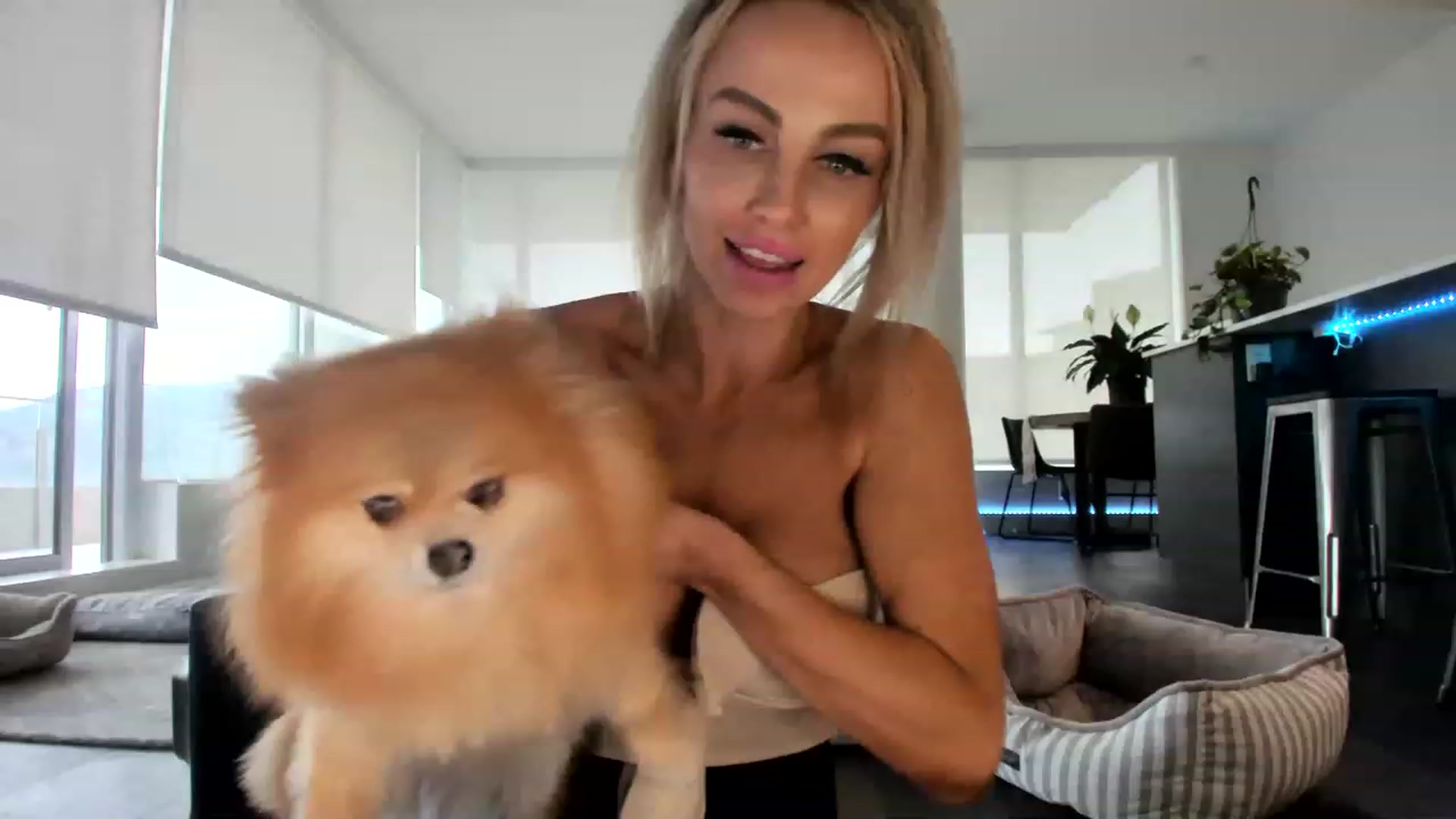 Gallery image thumbnail from KnockinBootss's myfreecams stream on, 04/16/2023, 22:03 image 1 of 20