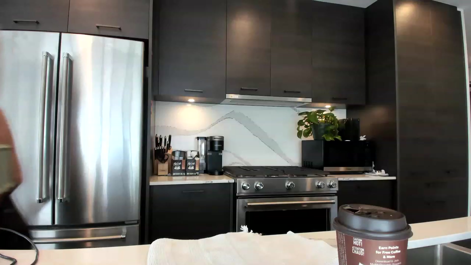 Gallery image thumbnail from KnockinBootss's myfreecams stream on, 04/21/2023, 21:32 image 7 of 20