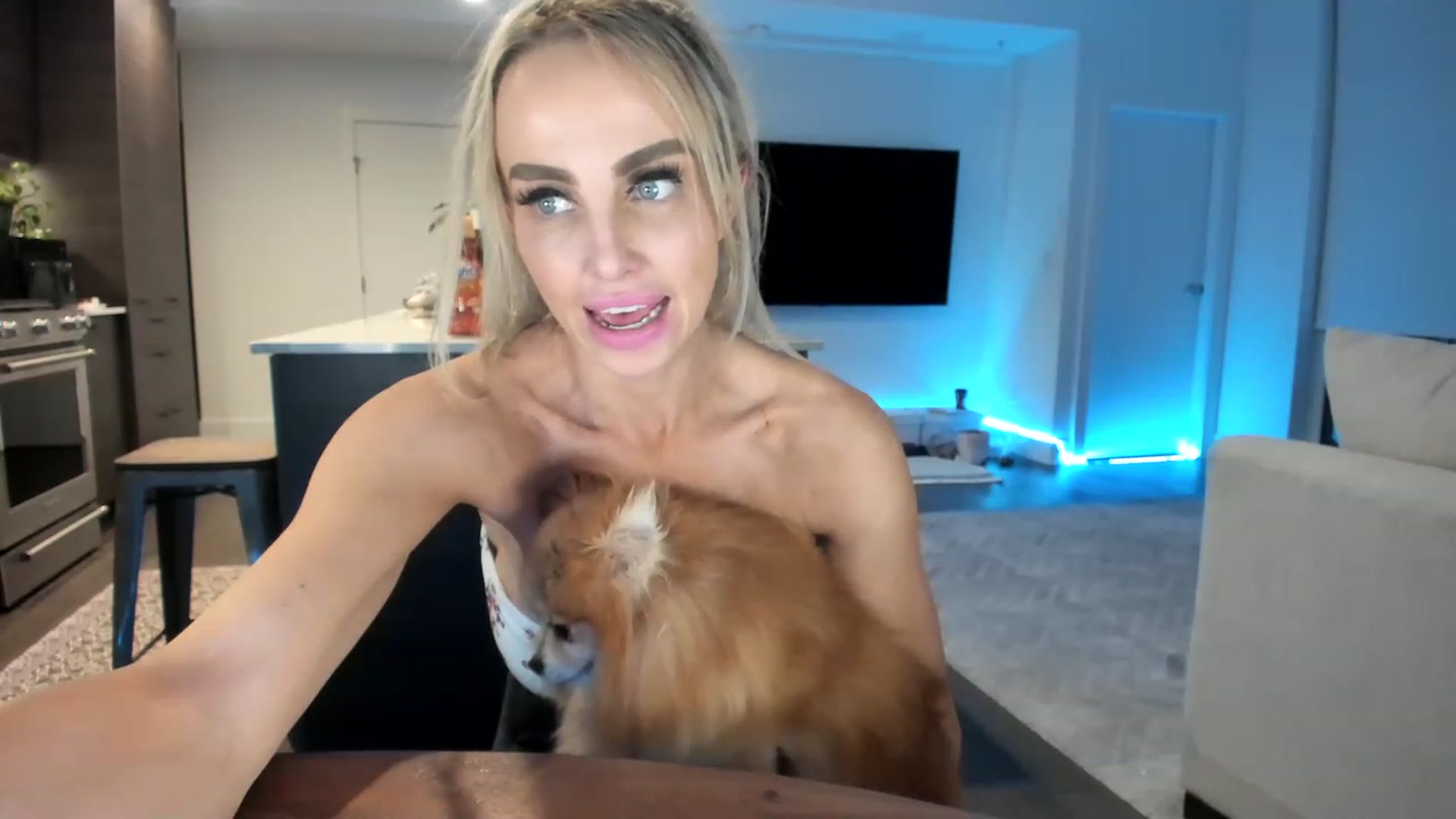 Gallery image thumbnail from KnockinBootss's myfreecams stream on, 04/22/2023, 03:57 image 15 of 20