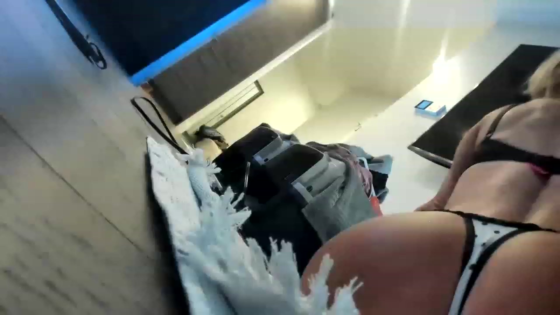 Gallery image thumbnail from KnockinBootss's myfreecams stream on, 04/28/2023, 04:36 image 9 of 20