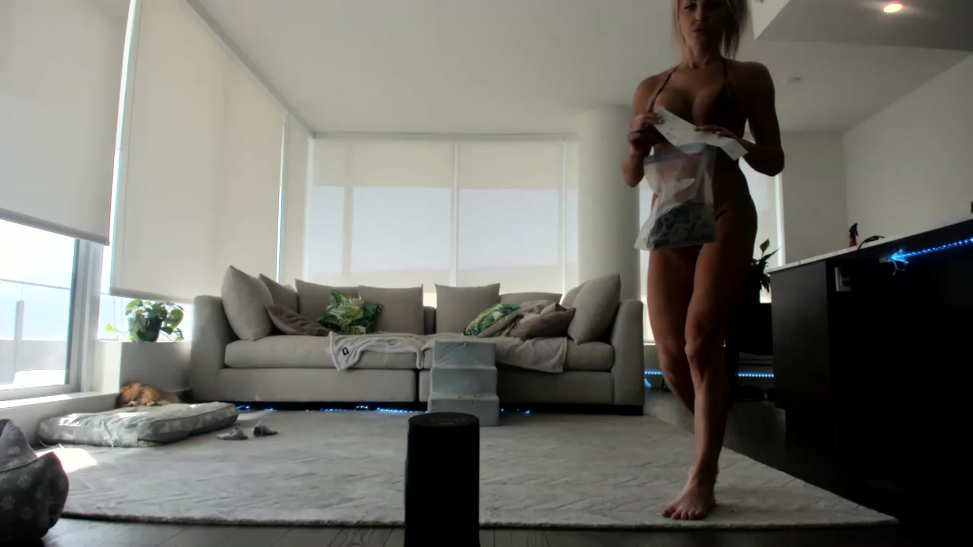Gallery image thumbnail from KnockinBootss's myfreecams stream on, 04/30/2023, 24:15 image 7 of 20