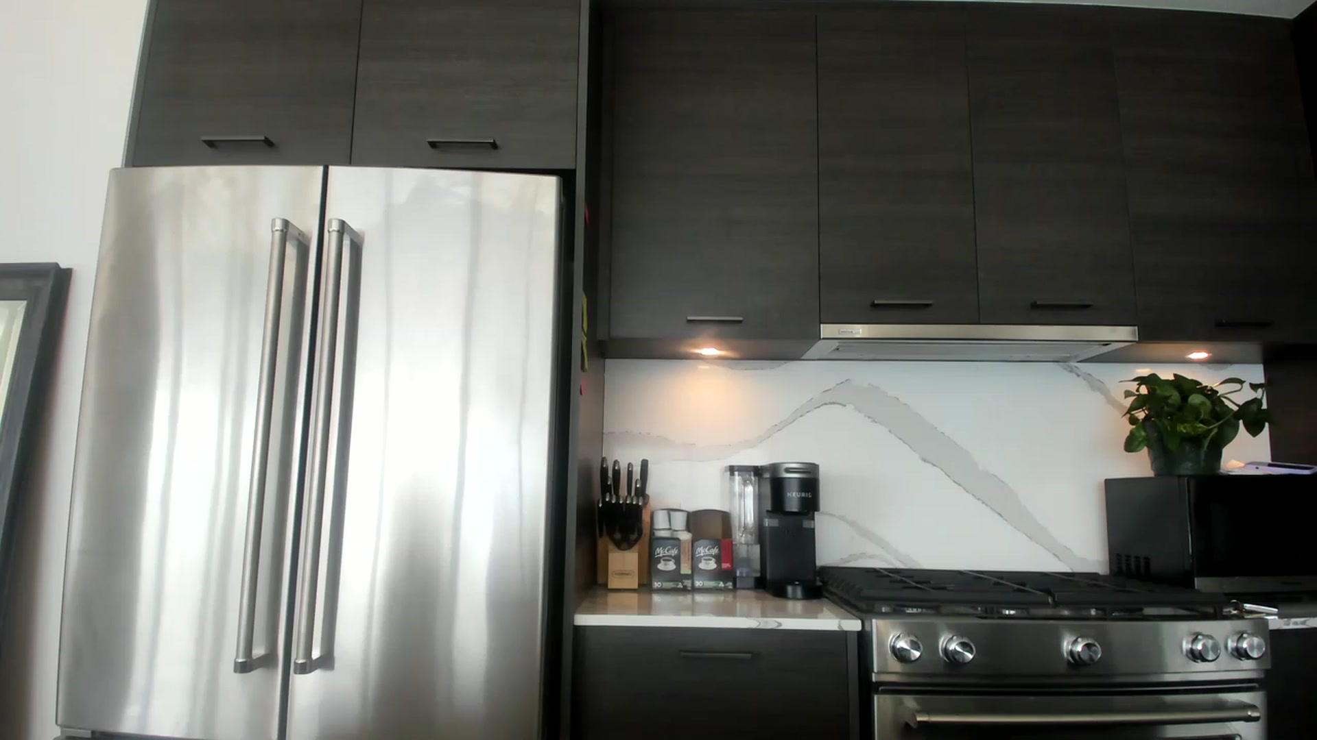 Gallery image thumbnail from KnockinBootss's myfreecams stream on, 05/04/2023, 22:33 image 6 of 20