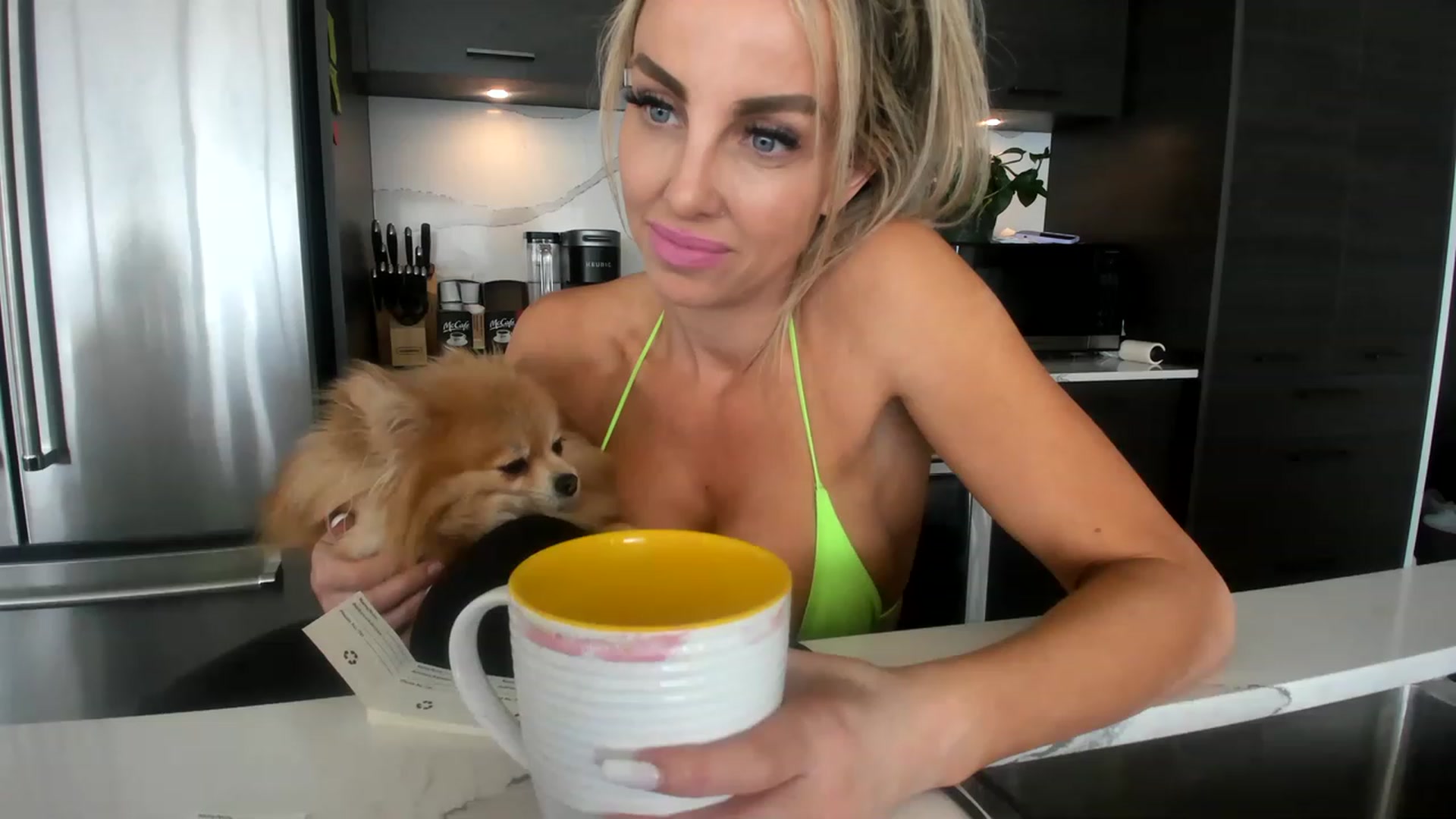 Gallery image thumbnail from KnockinBootss's myfreecams stream on, 05/04/2023, 23:51 image 8 of 20