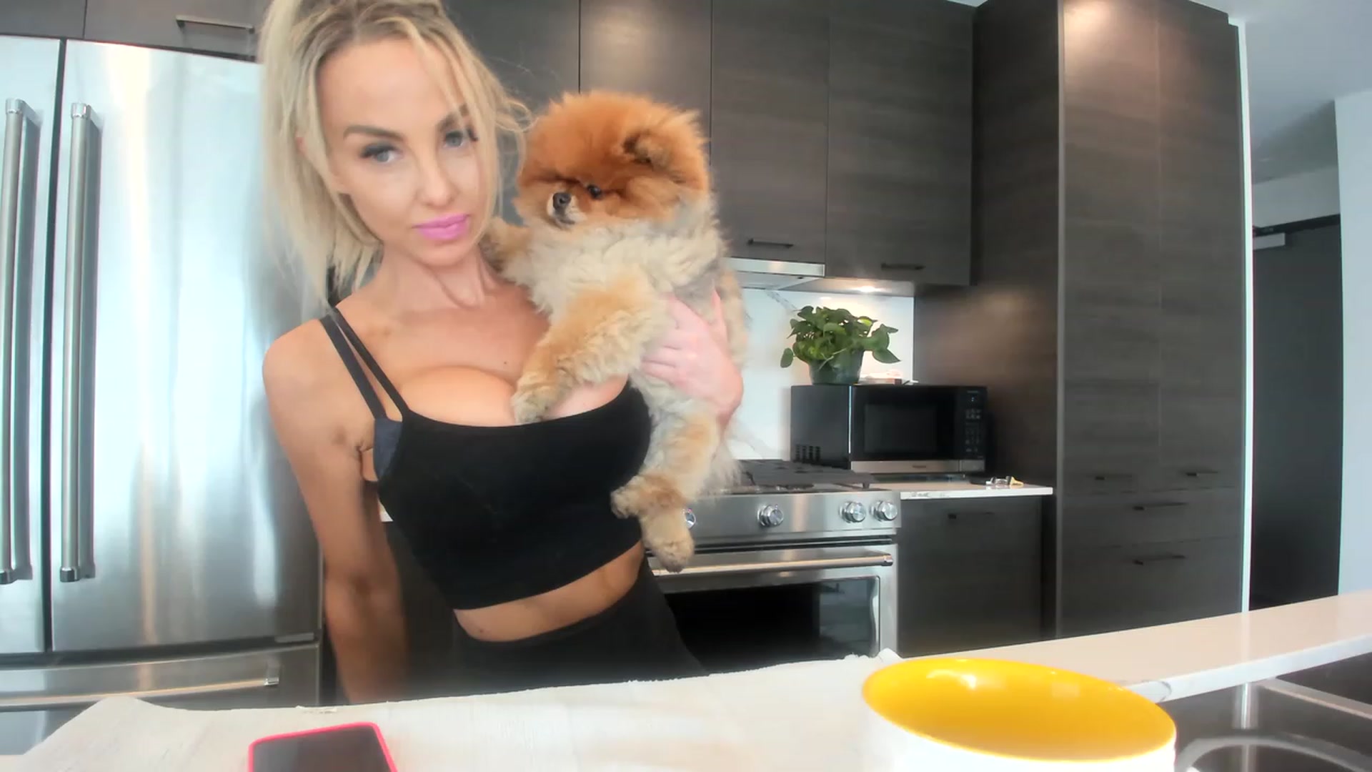 Gallery image thumbnail from KnockinBootss's myfreecams stream on, 05/06/2023, 20:44 image 18 of 20