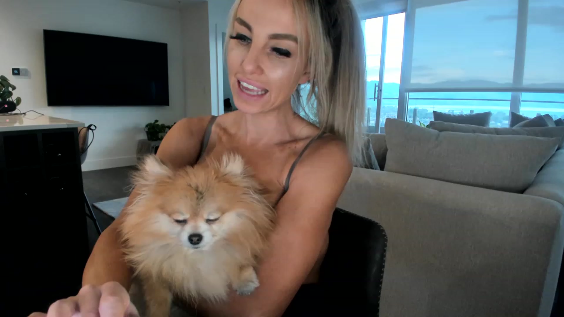 Gallery image thumbnail from KnockinBootss's myfreecams stream on, 05/09/2023, 03:20 image 12 of 20