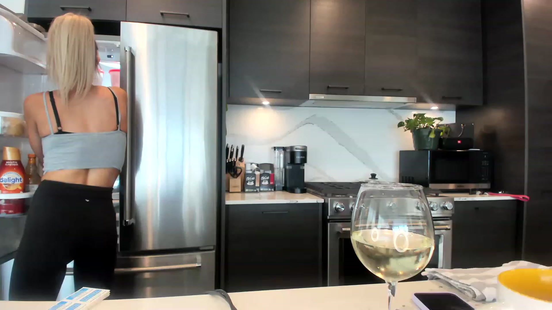 Gallery image thumbnail from KnockinBootss's myfreecams stream on, 05/11/2023, 01:10 image 9 of 20