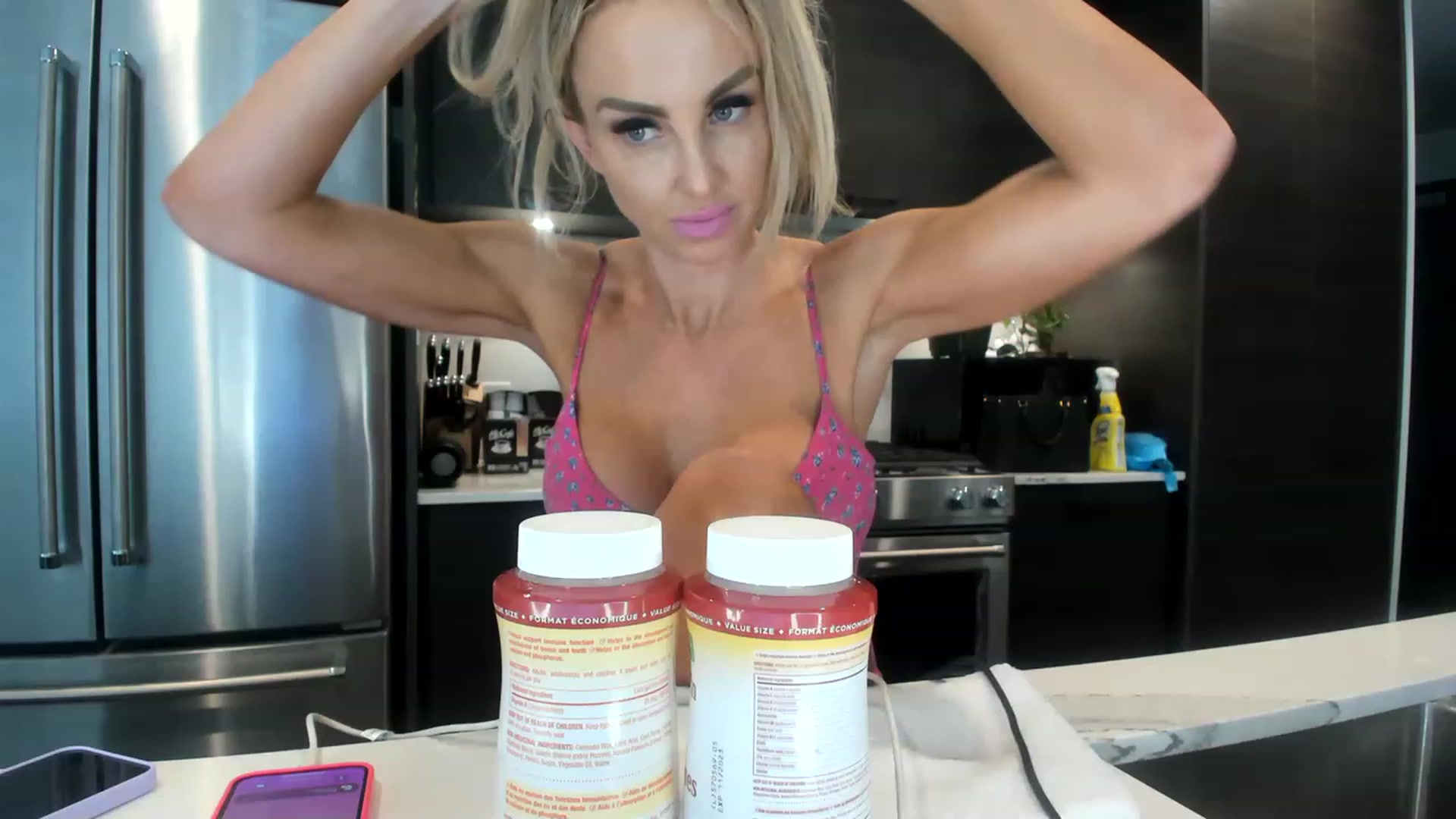 Gallery image thumbnail from KnockinBootss's myfreecams stream on, 05/21/2023, 22:33 image 4 of 20