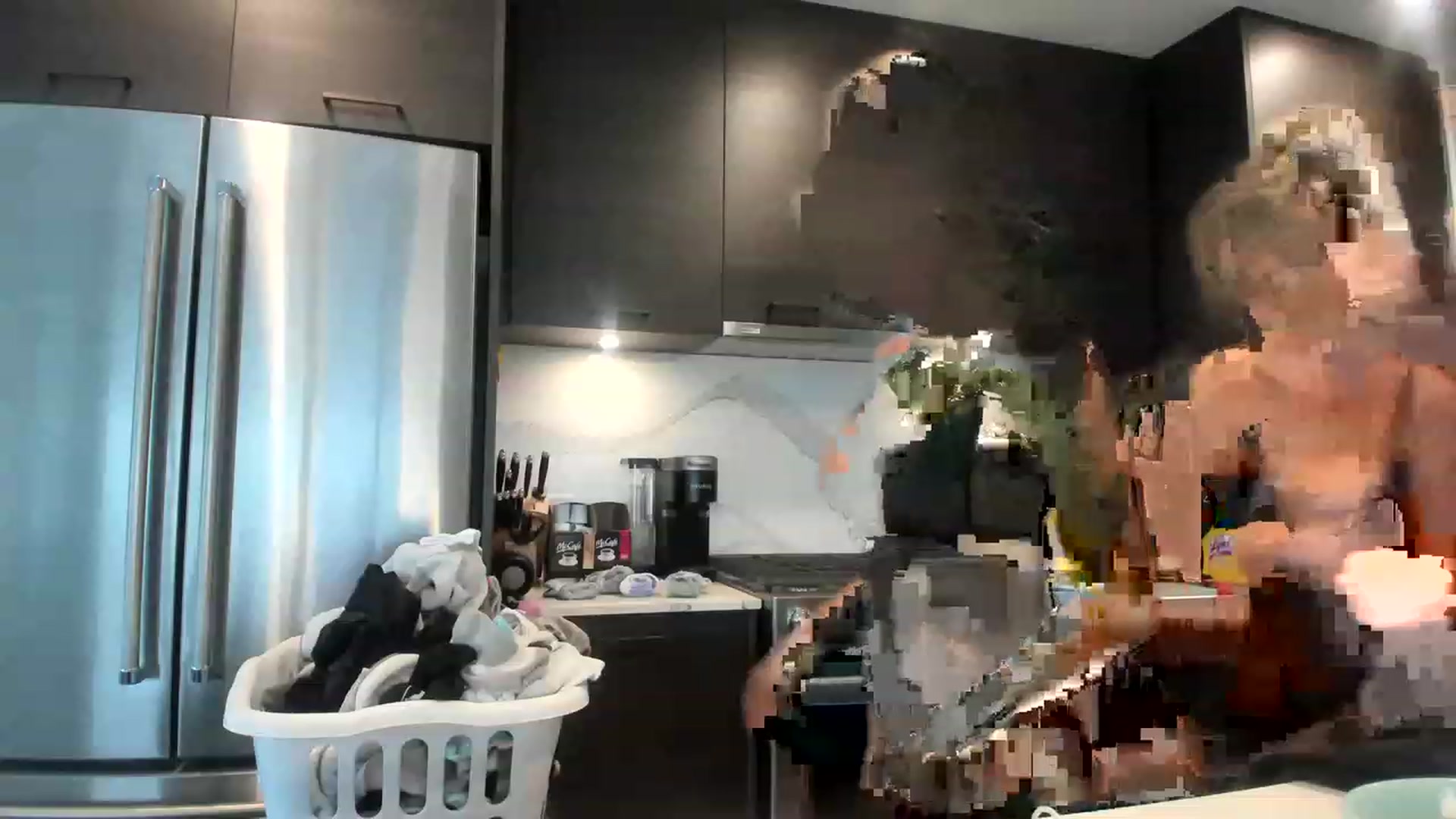 Gallery image thumbnail from KnockinBootss's myfreecams stream on, 05/22/2023, 20:19 image 15 of 20