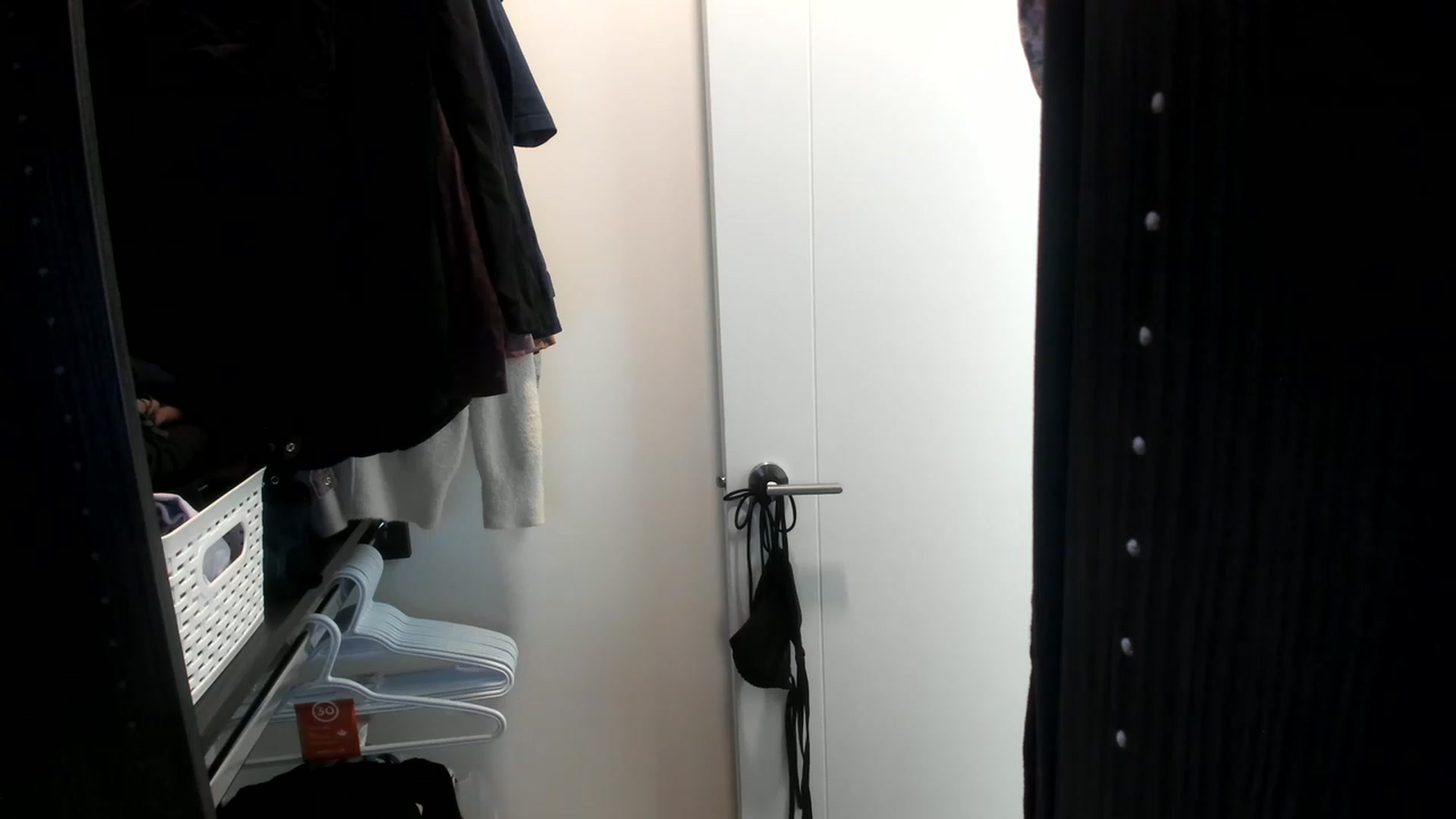 Gallery image thumbnail from KnockinBootss's myfreecams stream on, 06/02/2023, 22:45 image 15 of 20