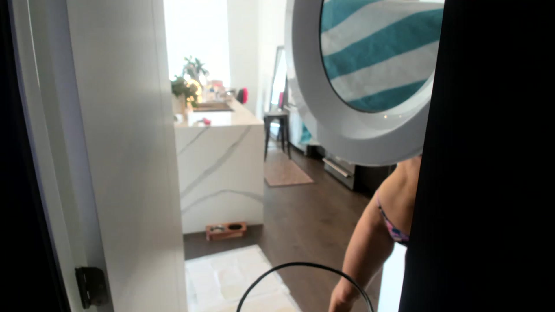 Gallery image thumbnail from KnockinBootss's myfreecams stream on, 06/04/2023, 24:32 image 3 of 20