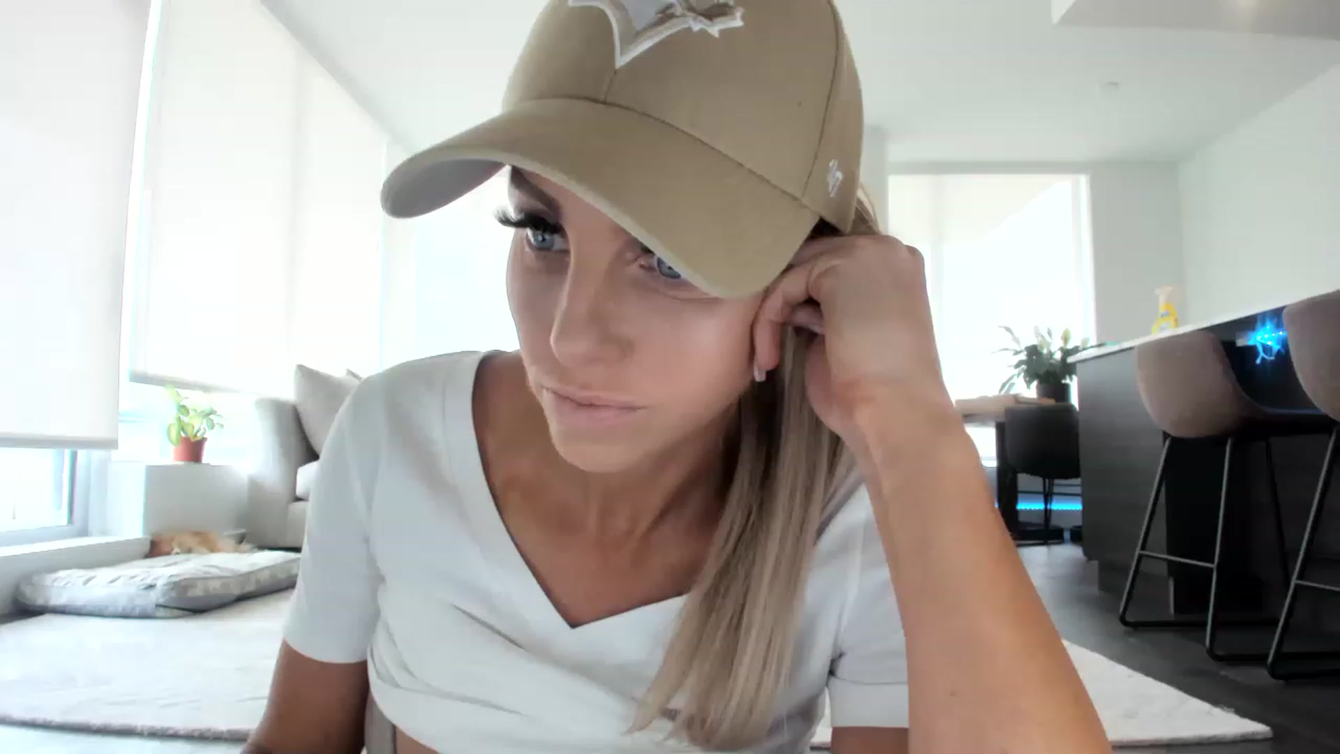 Gallery image thumbnail from KnockinBootss's myfreecams stream on, 06/11/2023, 19:50 image 7 of 20