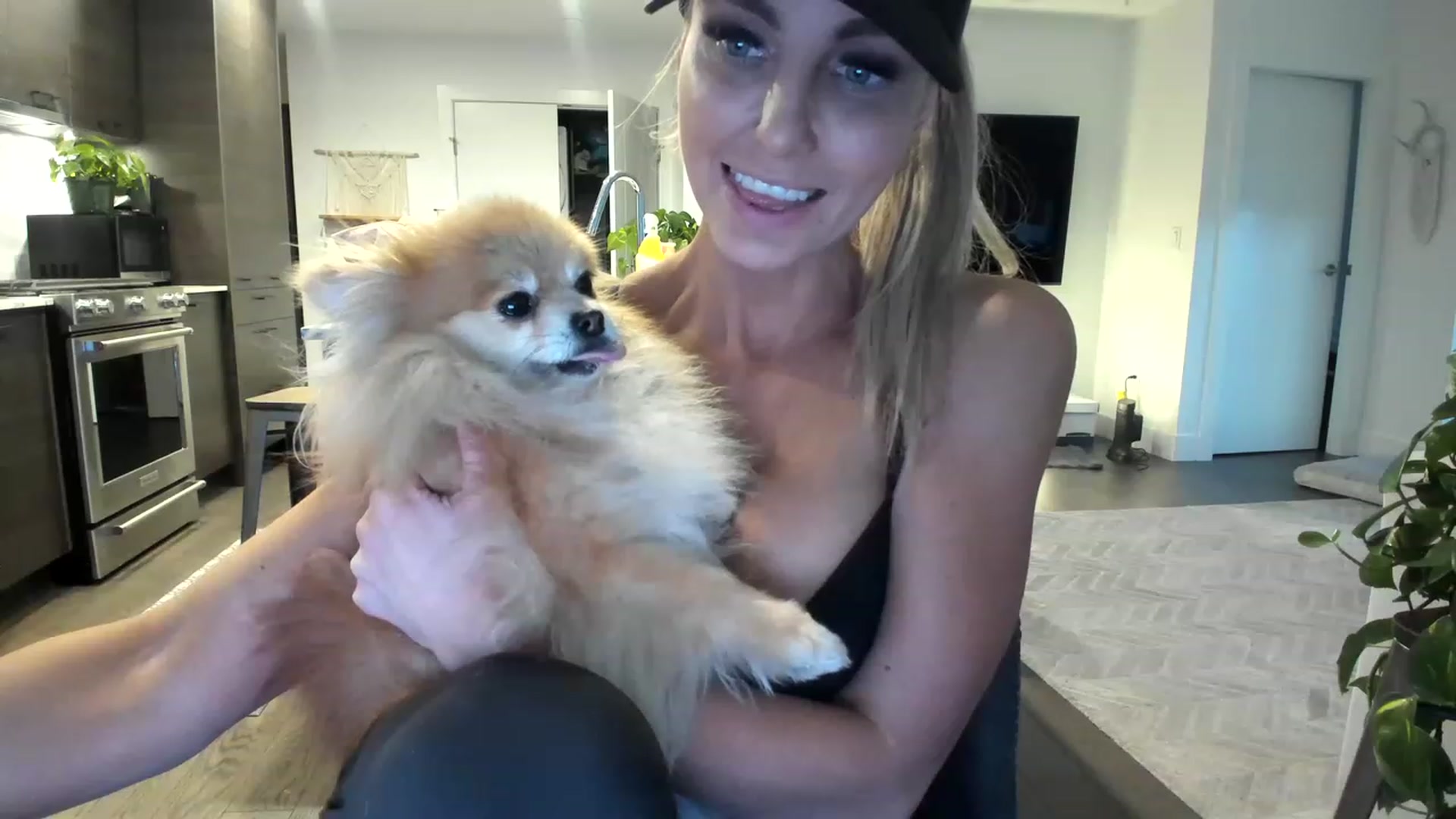 Gallery image thumbnail from KnockinBootss's myfreecams stream on, 06/14/2023, 04:49 image 15 of 20
