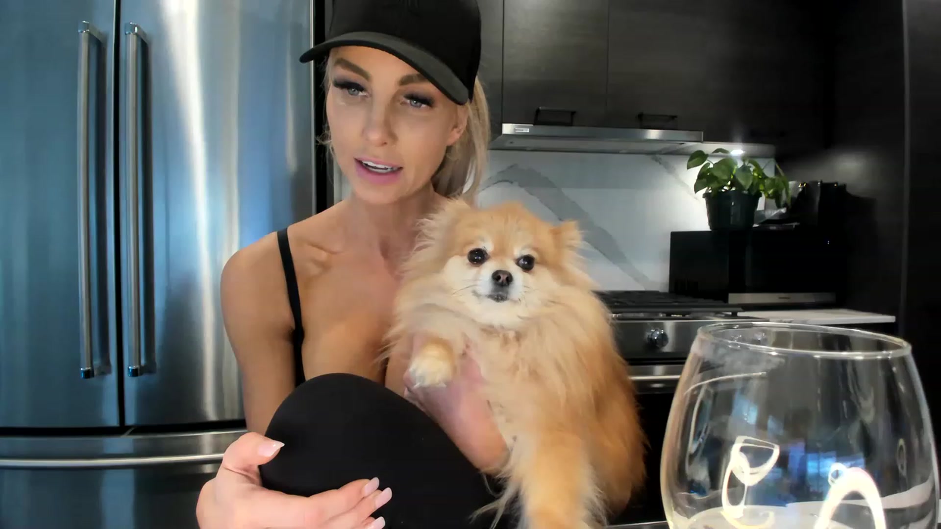 Gallery image thumbnail from KnockinBootss's myfreecams stream on, 06/14/2023, 04:49 image 3 of 20