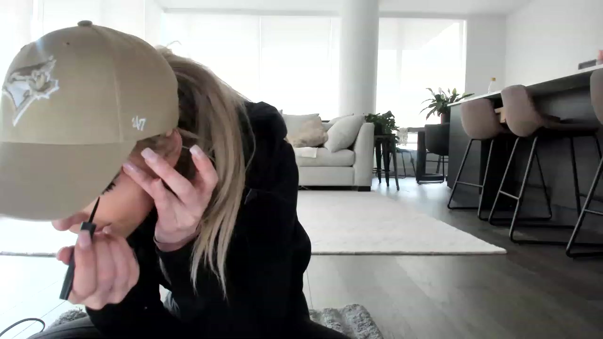 Gallery image thumbnail from KnockinBootss's myfreecams stream on, 06/16/2023, 21:50 image 3 of 20