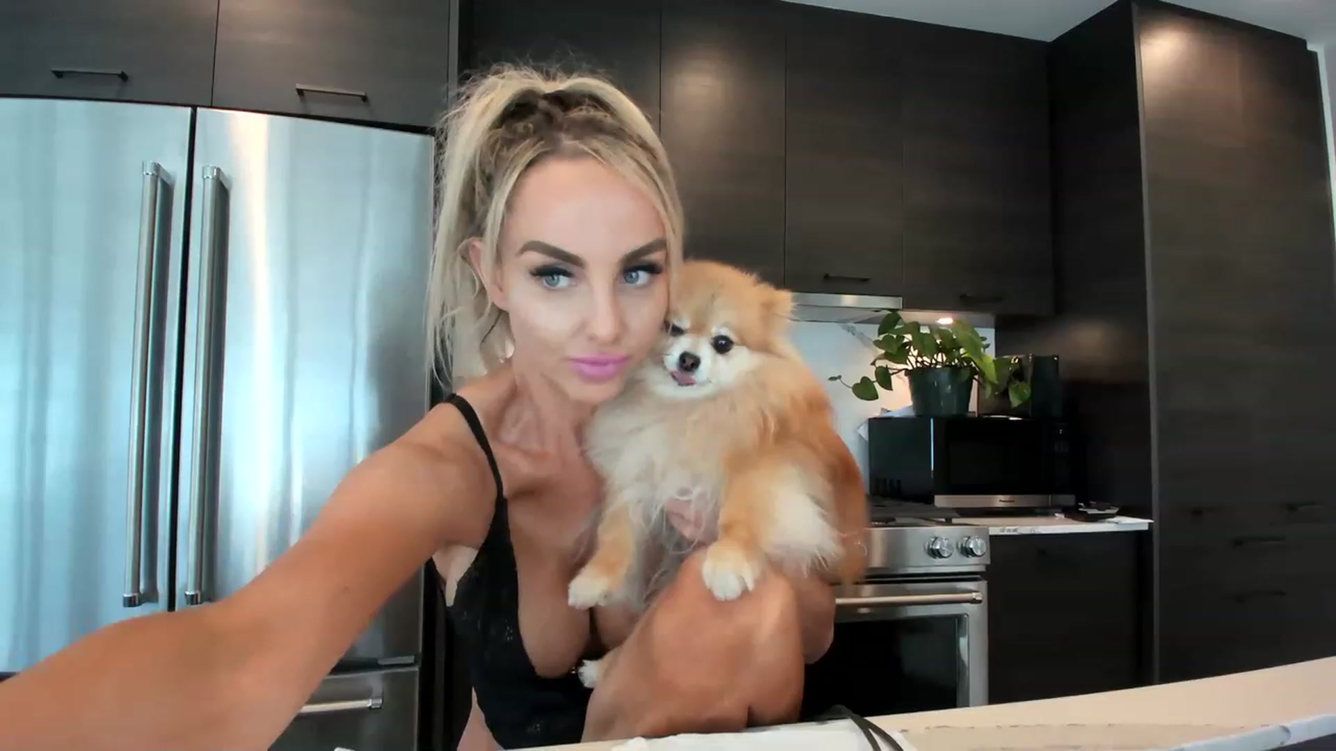 Gallery image thumbnail from KnockinBootss's myfreecams stream on, 06/25/2023, 23:04 image 5 of 20