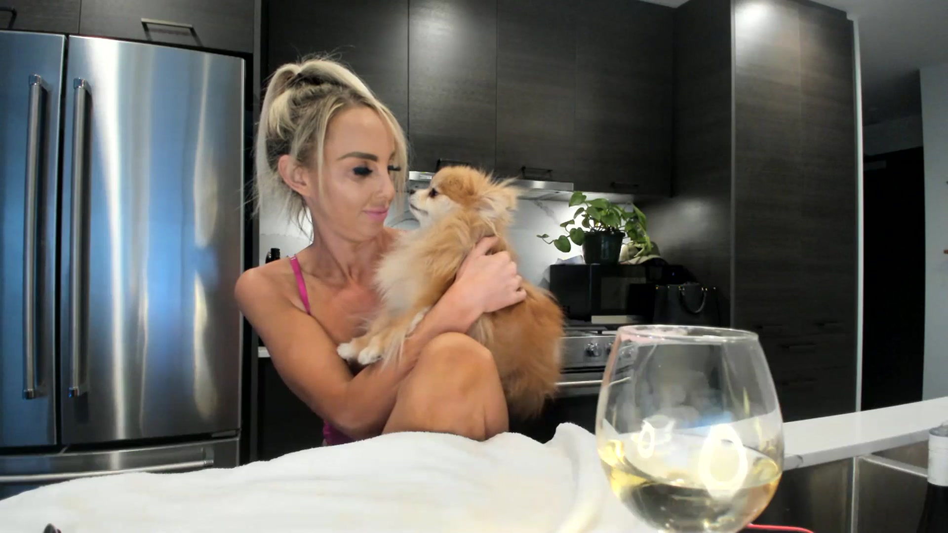 Gallery image thumbnail from KnockinBootss's myfreecams stream on, 06/28/2023, 03:24 image 16 of 20