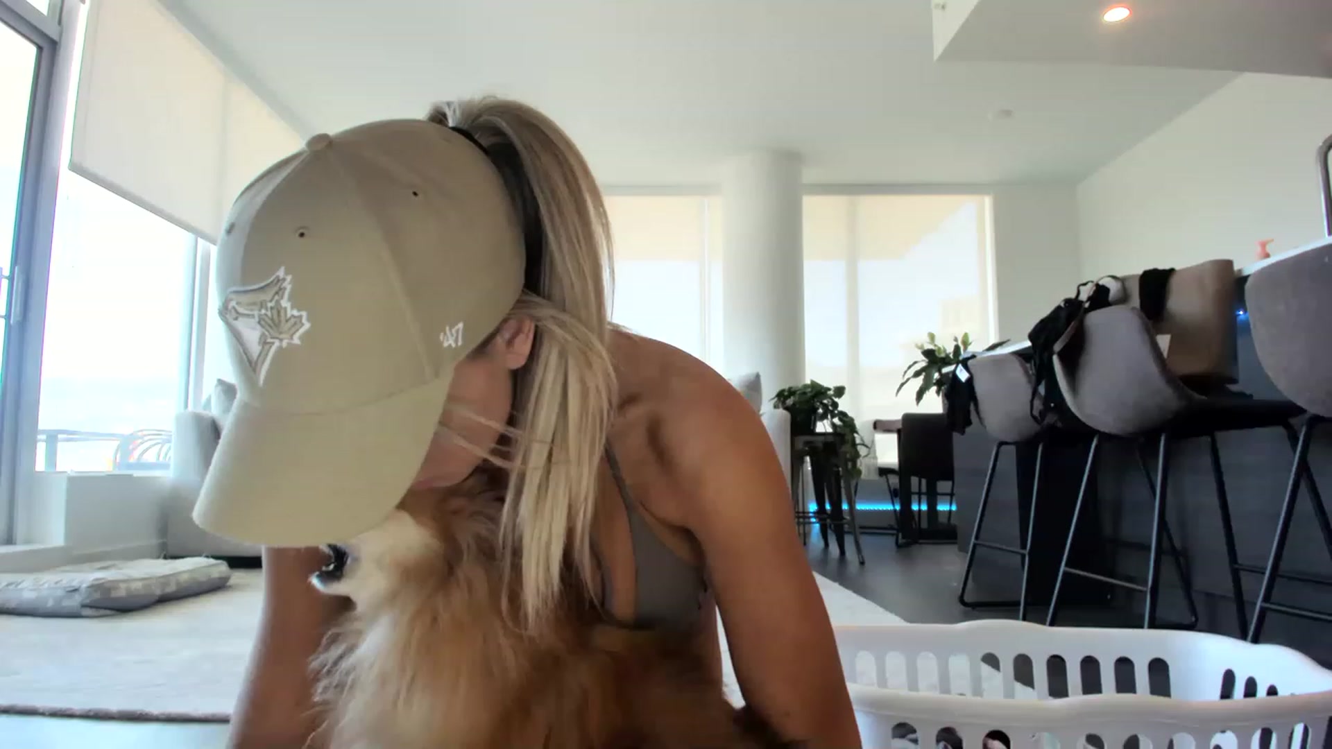 Gallery image thumbnail from KnockinBootss's myfreecams stream on, 06/30/2023, 18:43 image 12 of 20