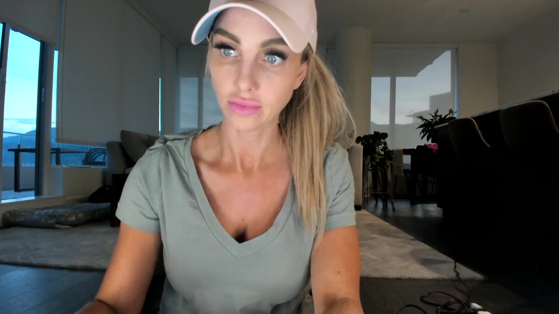 Gallery image thumbnail from KnockinBootss's myfreecams stream on, 07/05/2023, 04:39 image 14 of 20