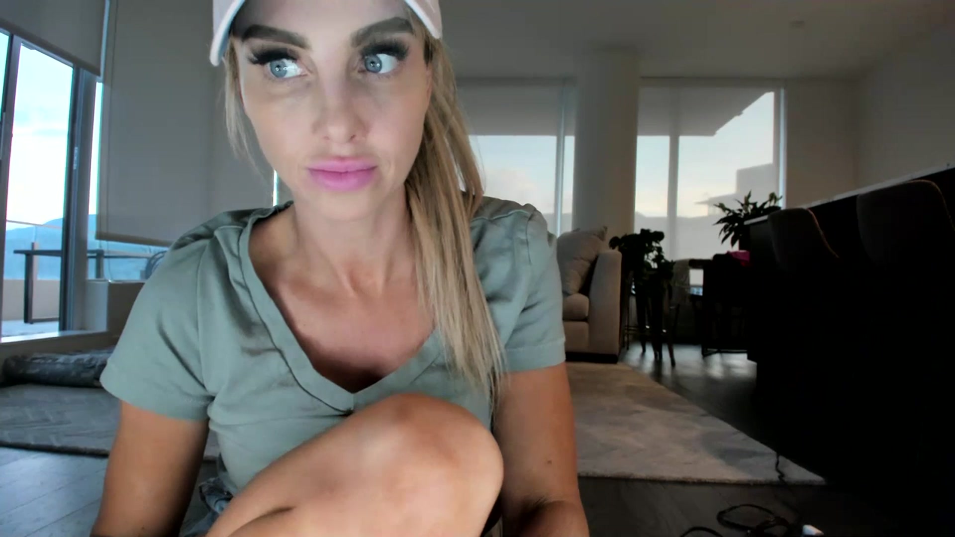 Gallery image thumbnail from KnockinBootss's myfreecams stream on, 07/05/2023, 04:39 image 6 of 20