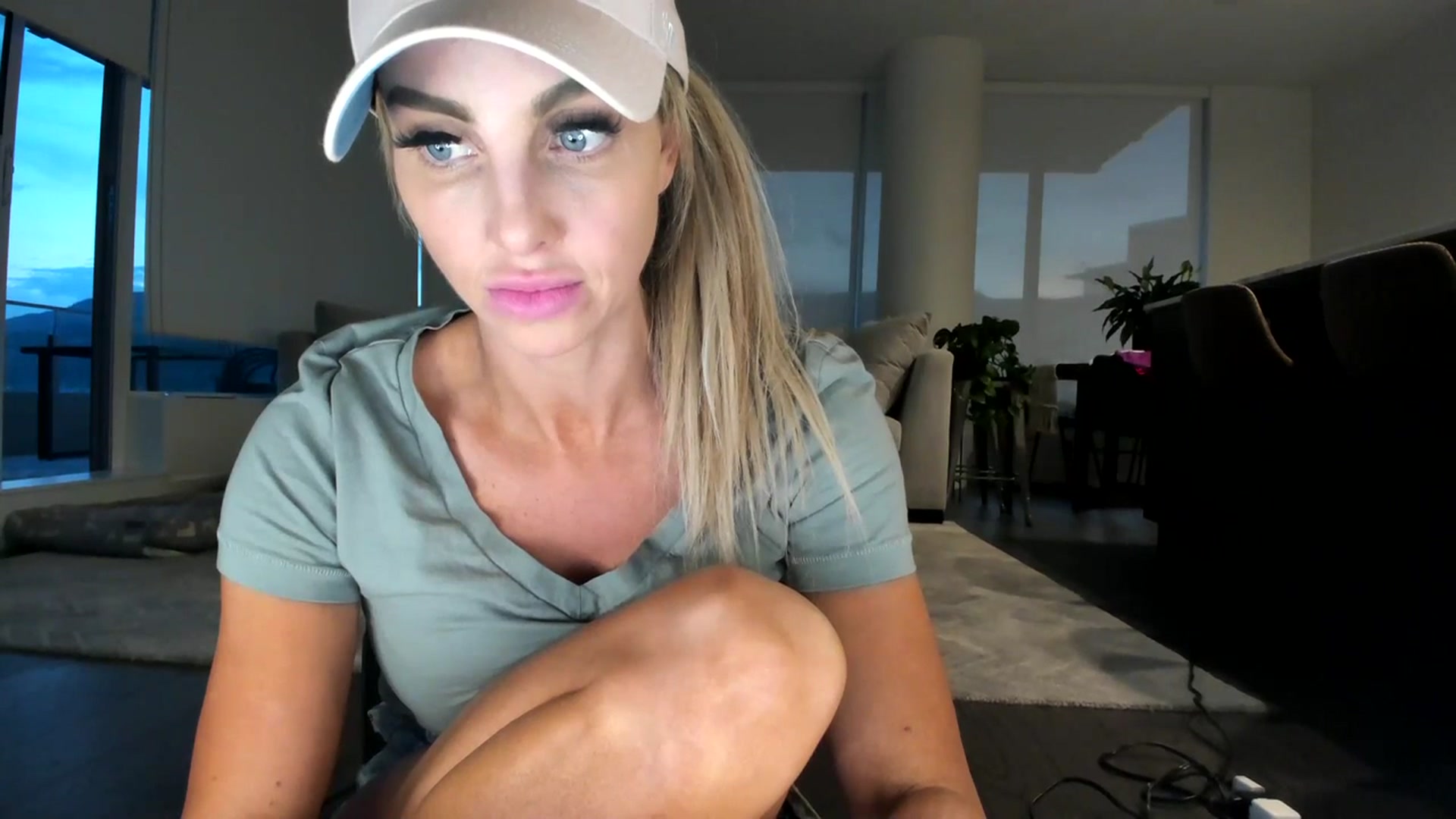 Gallery image thumbnail from KnockinBootss's myfreecams stream on, 07/05/2023, 04:39 image 18 of 20