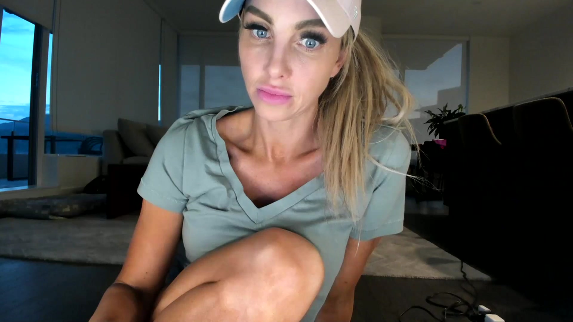 Gallery image thumbnail from KnockinBootss's myfreecams stream on, 07/05/2023, 04:39 image 17 of 20
