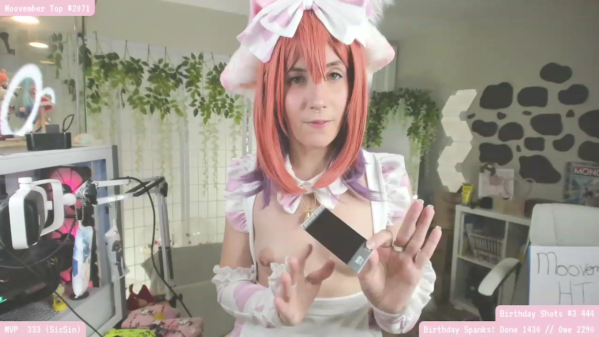 Gallery image thumbnail from KoMoo's myfreecams stream on, 11/20/2022, 05:48 image 14 of 20