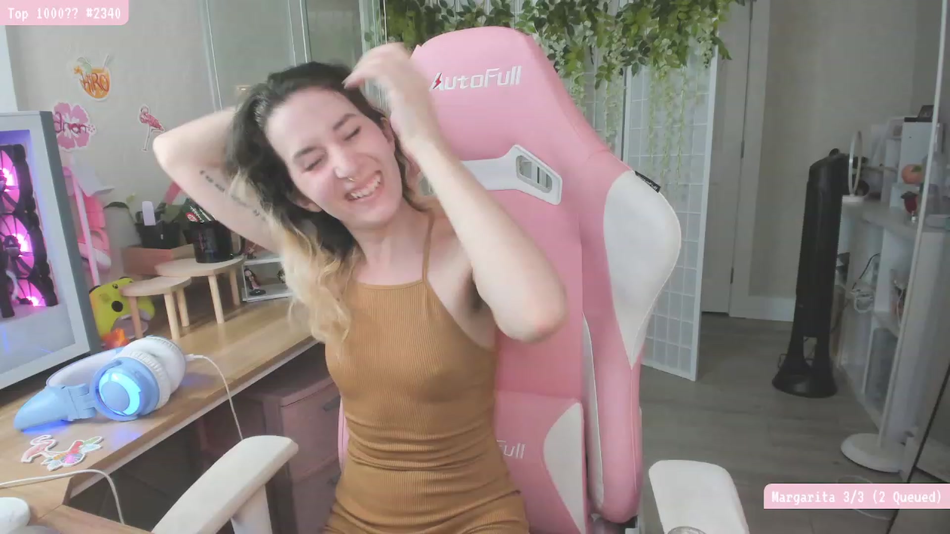 Gallery image thumbnail from KomoBear's myfreecams stream on, 06/13/2023, 06:20 image 17 of 20