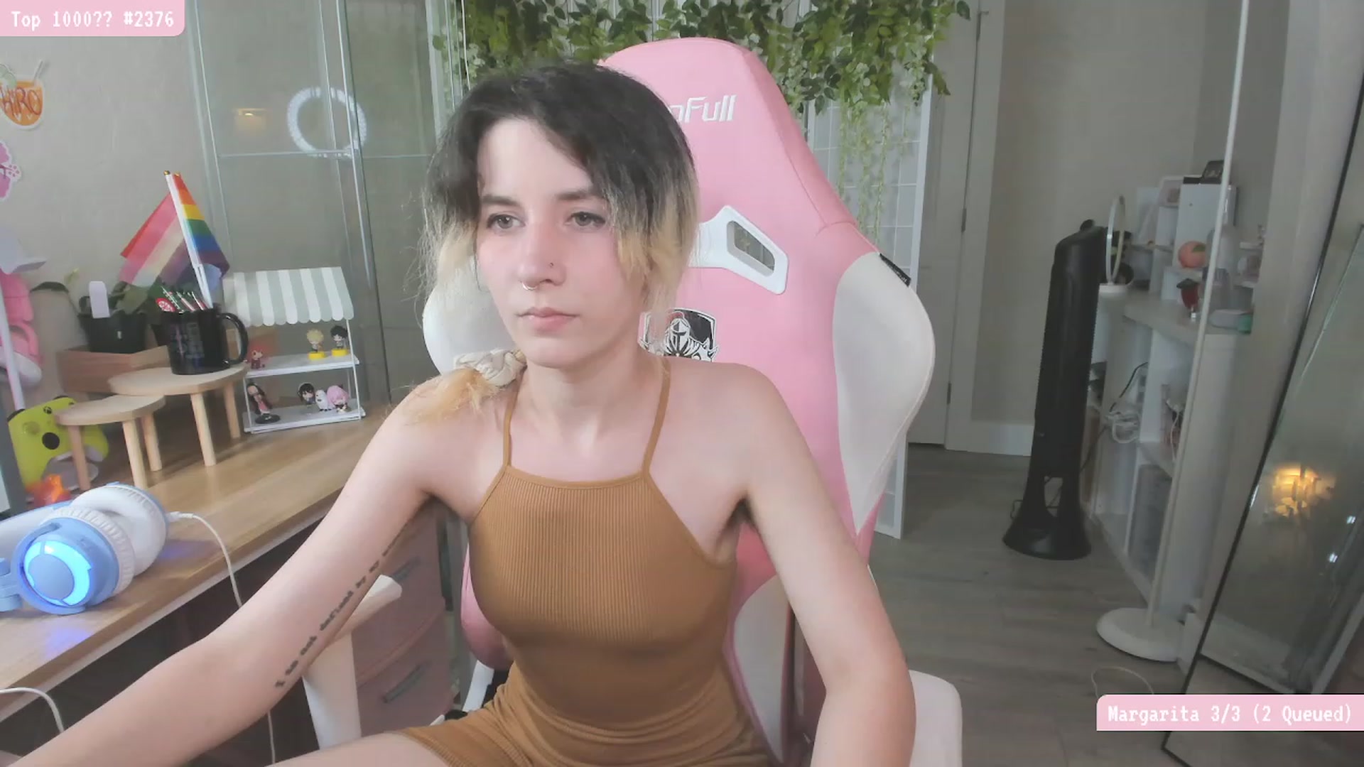 Gallery image thumbnail from KomoBear's myfreecams stream on, 06/13/2023, 06:20 image 2 of 20