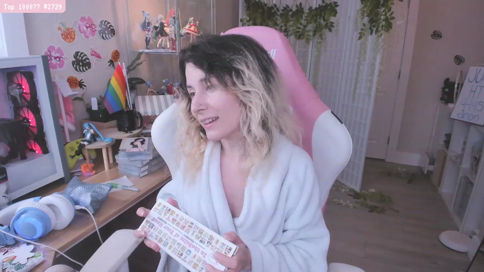 Gallery image thumbnail from KomoBear's myfreecams stream on, 06/18/2023, 03:35 image 2 of 20