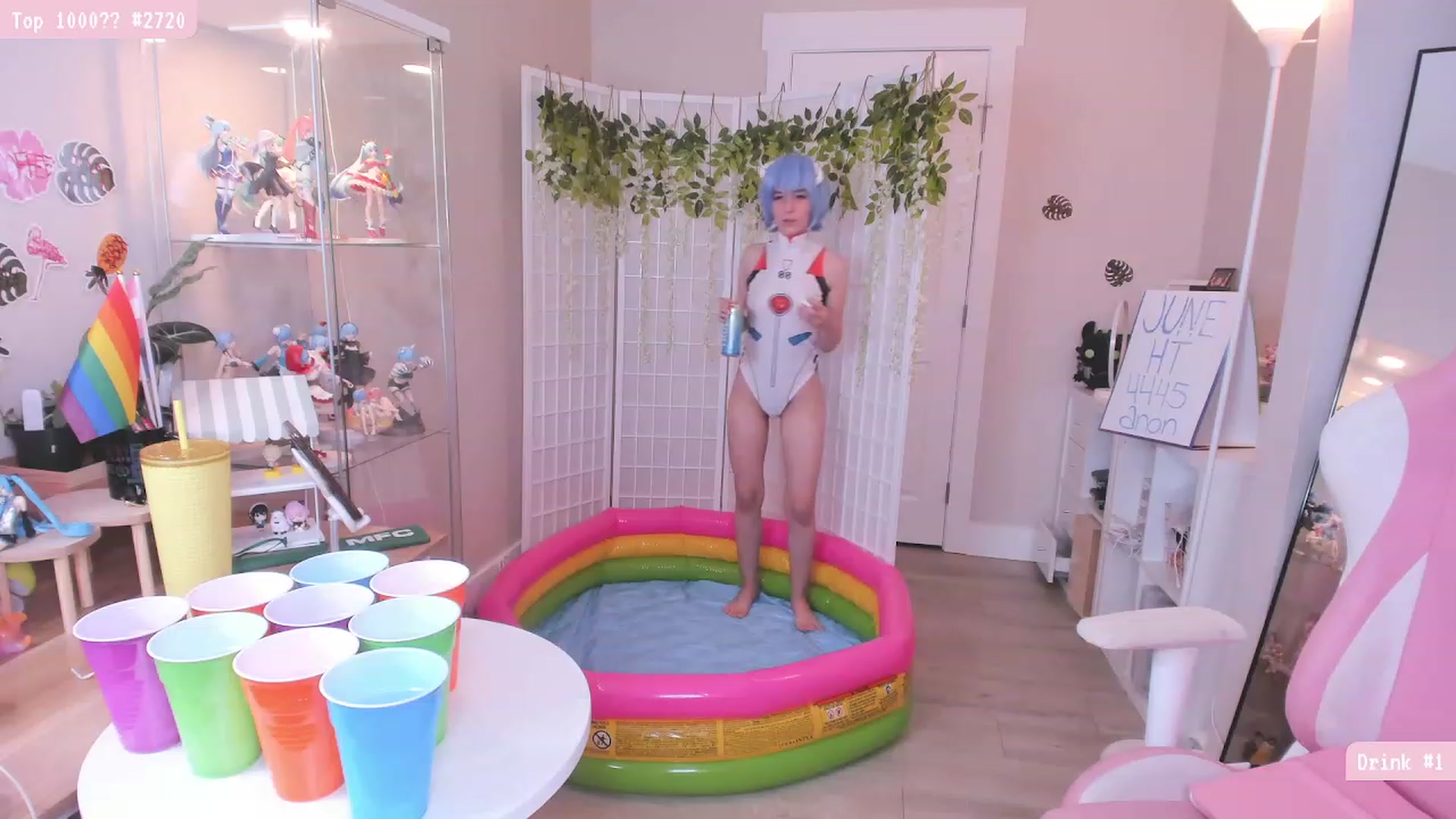Gallery image thumbnail from KomoBear's myfreecams stream on, 06/18/2023, 03:35 image 18 of 20