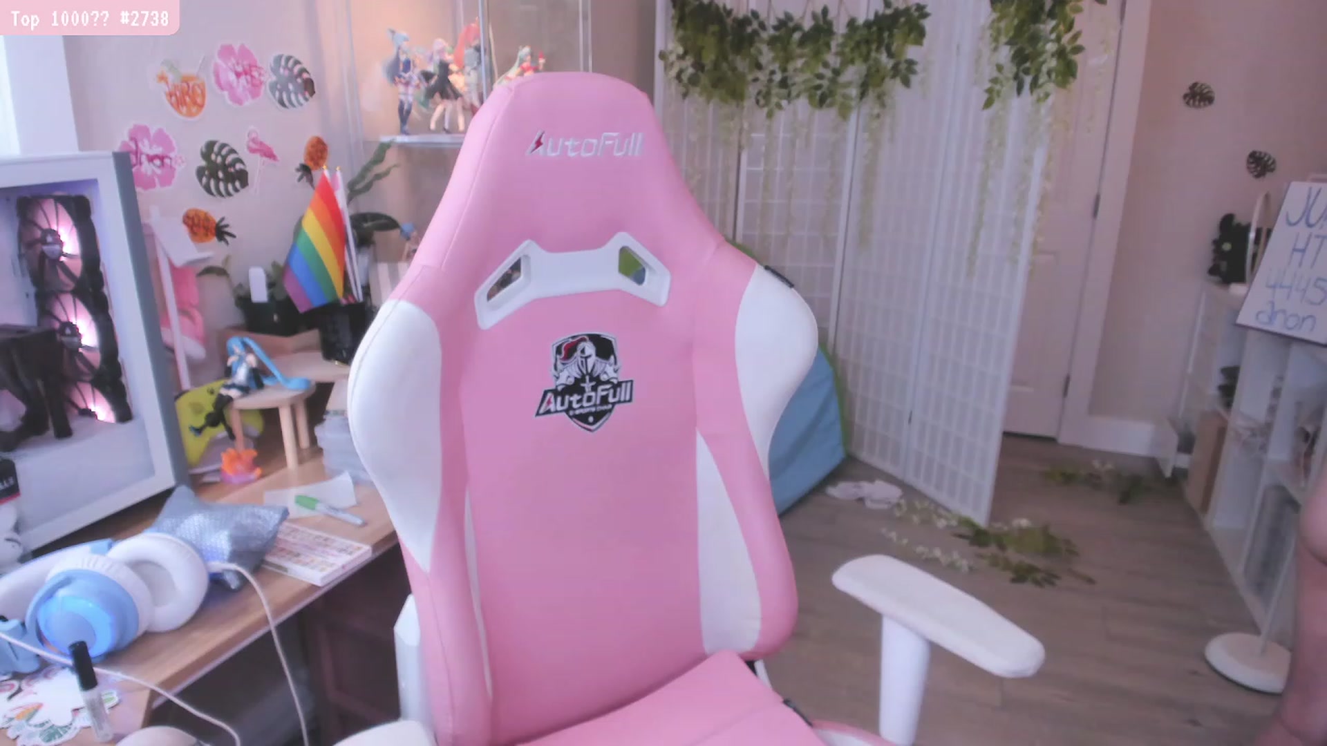 Gallery image thumbnail from KomoBear's myfreecams stream on, 06/18/2023, 03:35 image 7 of 20