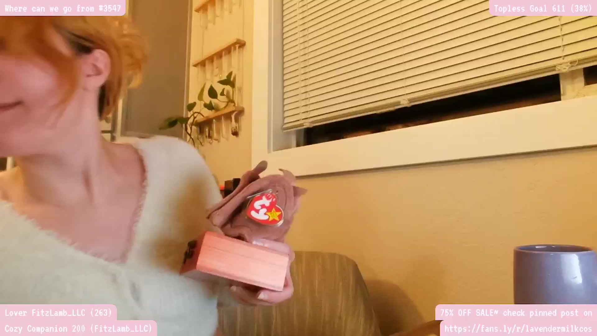 Gallery image thumbnail from KomoBear's myfreecams stream on, 12/01/2024, 01:59 image 9 of 20