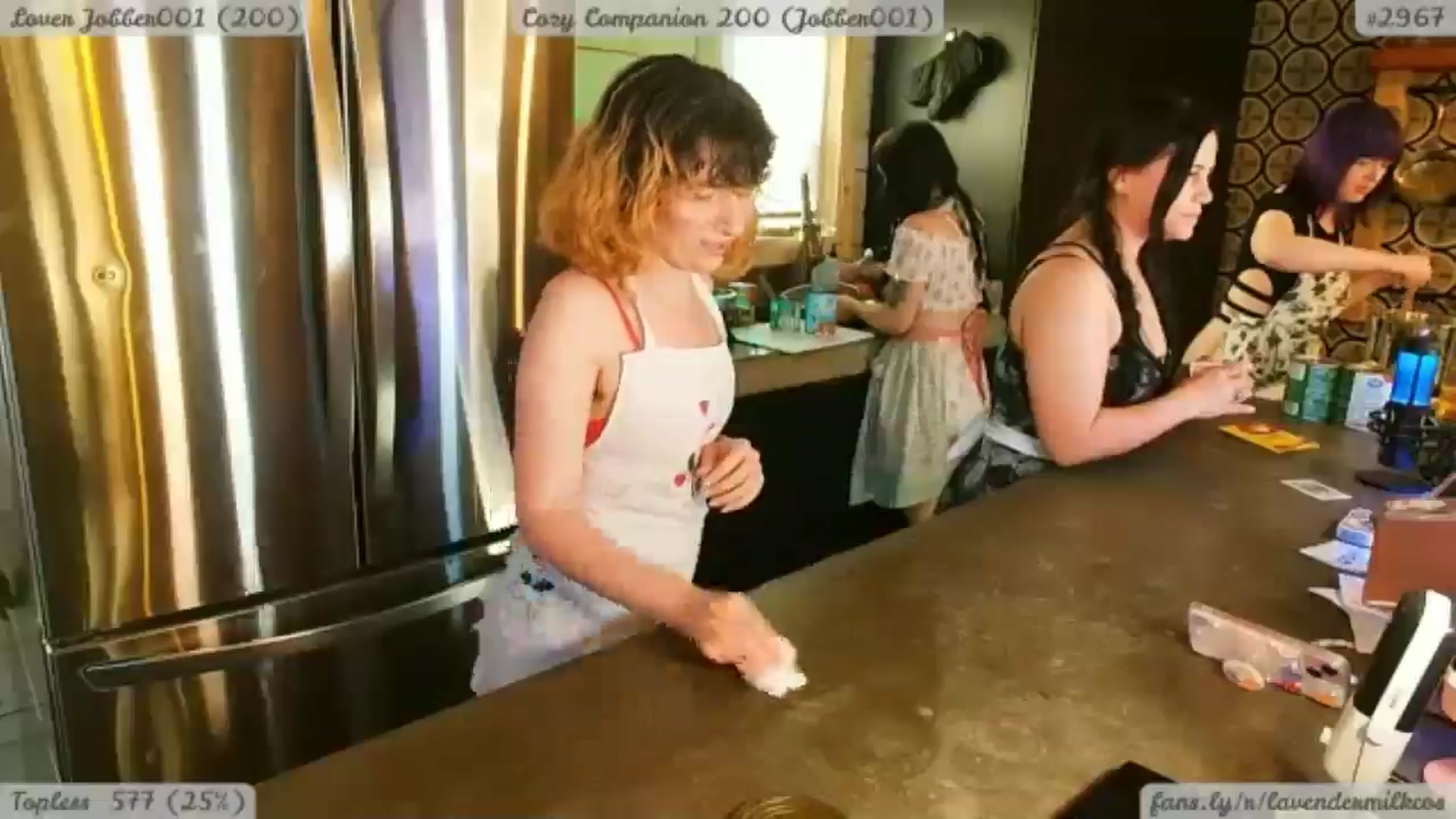 Gallery image thumbnail from KomoBear's myfreecams stream on, 05/06/2025, 02:04 image 17 of 20