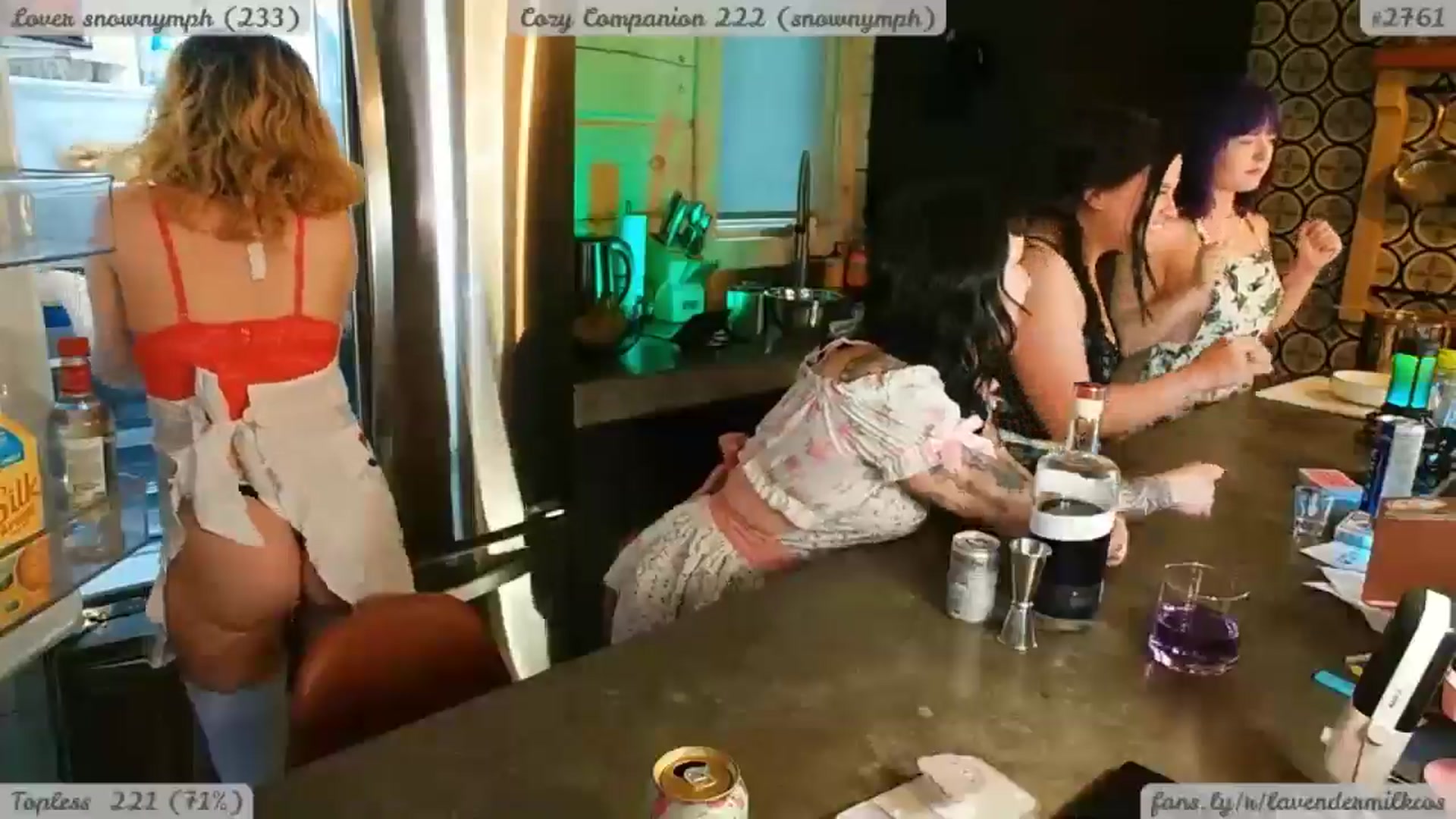 Gallery image thumbnail from KomoBear's myfreecams stream on, 05/06/2025, 03:07 image 8 of 20