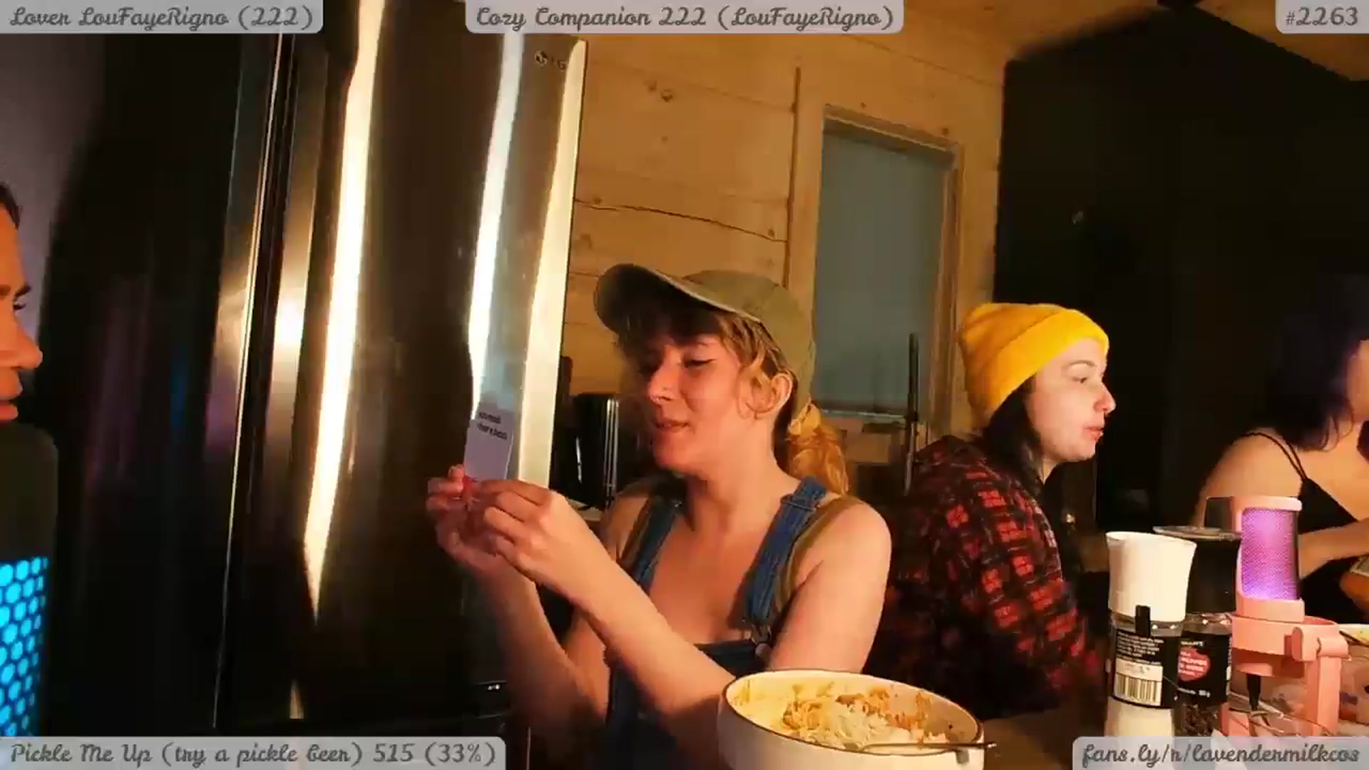 Gallery image thumbnail from KomoBear's myfreecams stream on, 05/07/2025, 04:39 image 9 of 20