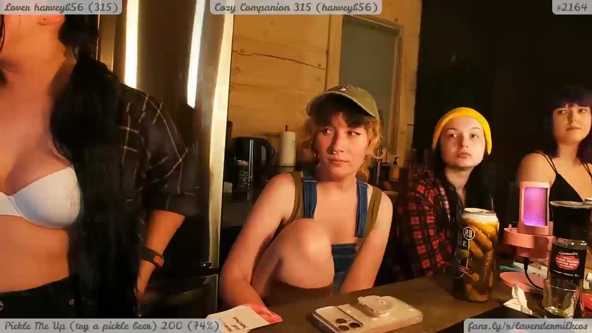 Gallery image thumbnail from KomoBear's myfreecams stream on, 05/07/2025, 04:39 image 11 of 20