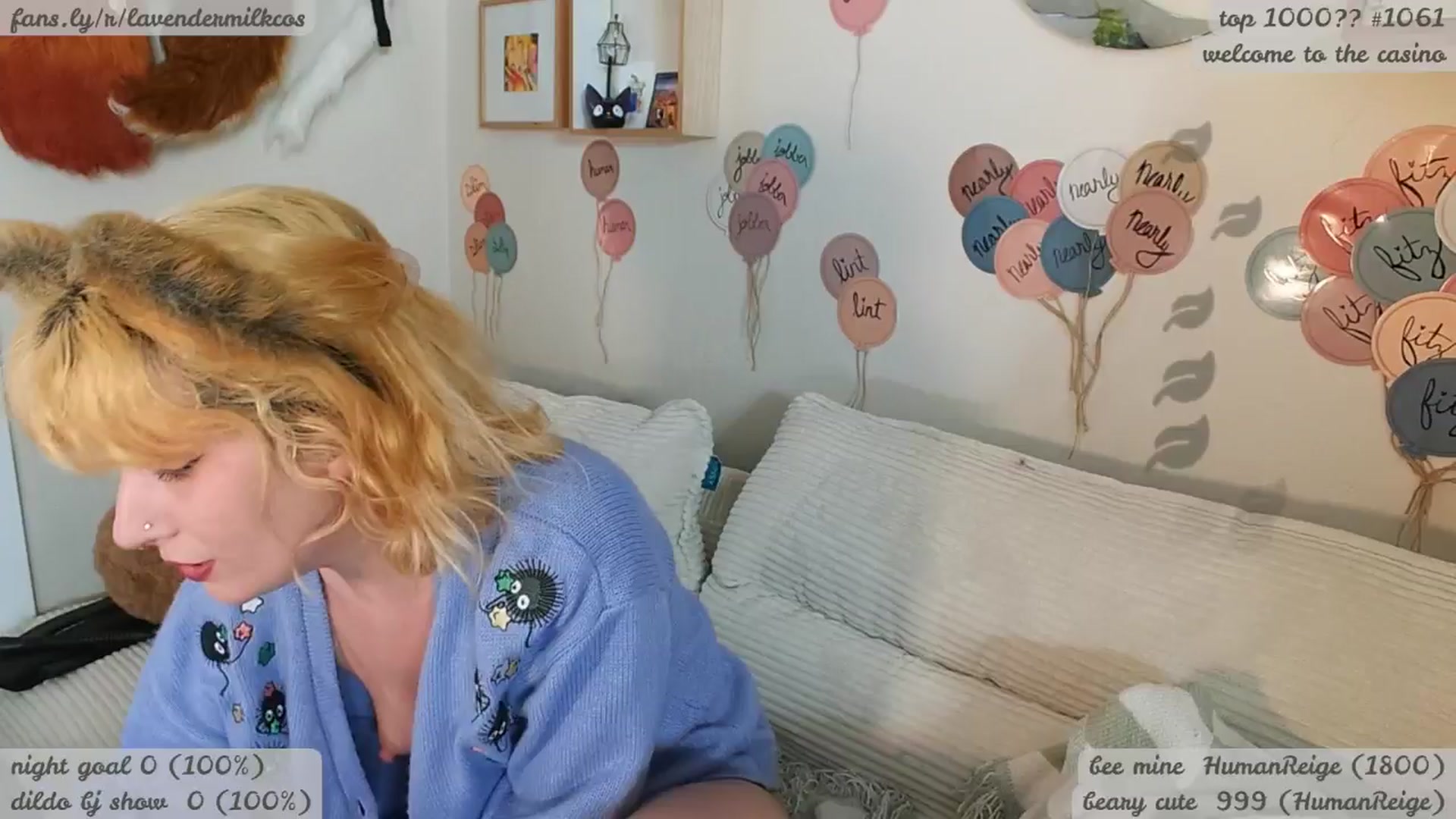 Gallery image thumbnail from KomoBear's myfreecams stream on, 11/16/2025, 08:47 image 11 of 20